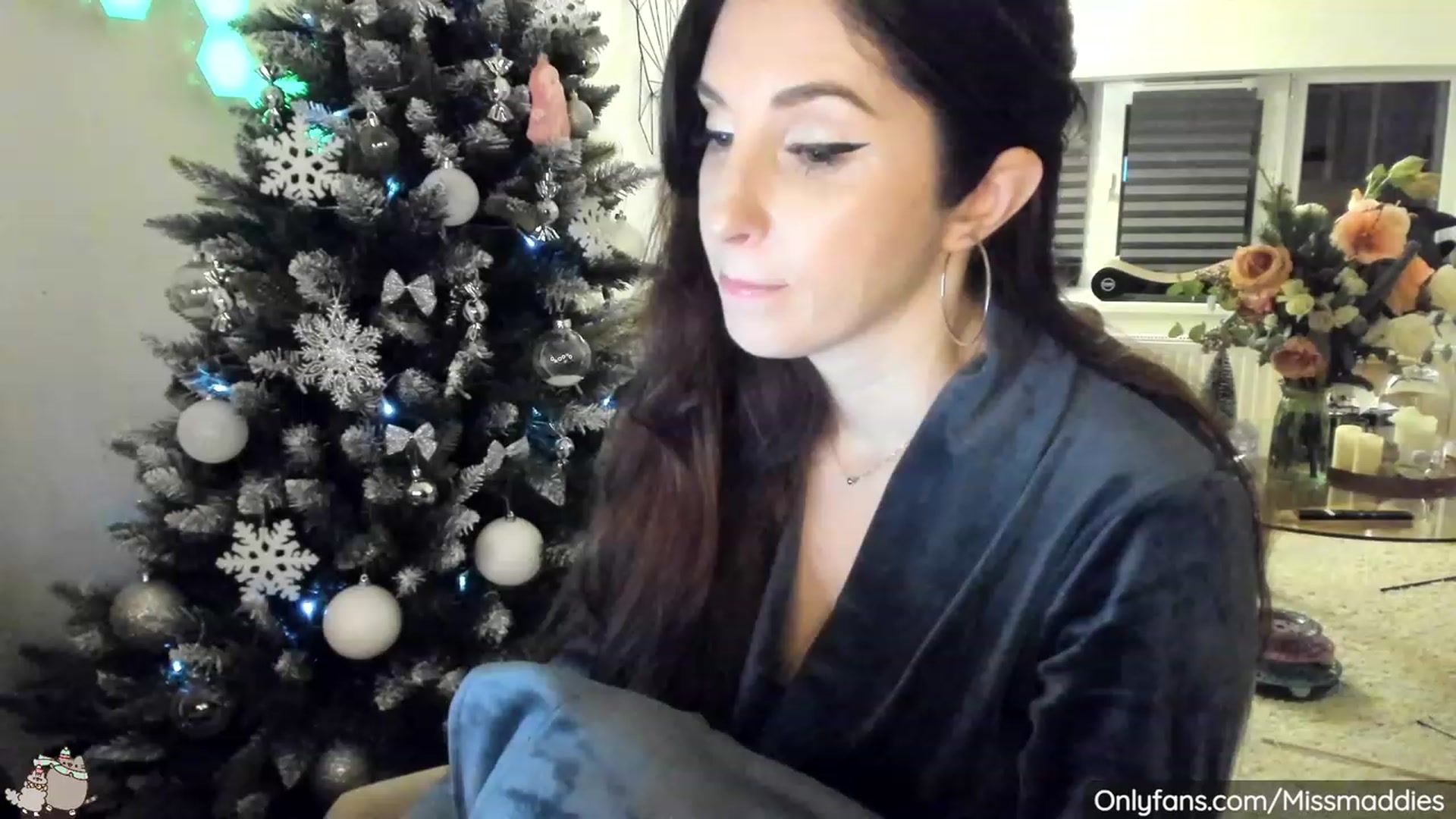 Gallery image thumbnail from Mad_Fairy's myfreecams stream on, 12/12/2022, 01:21 image 3 of 20