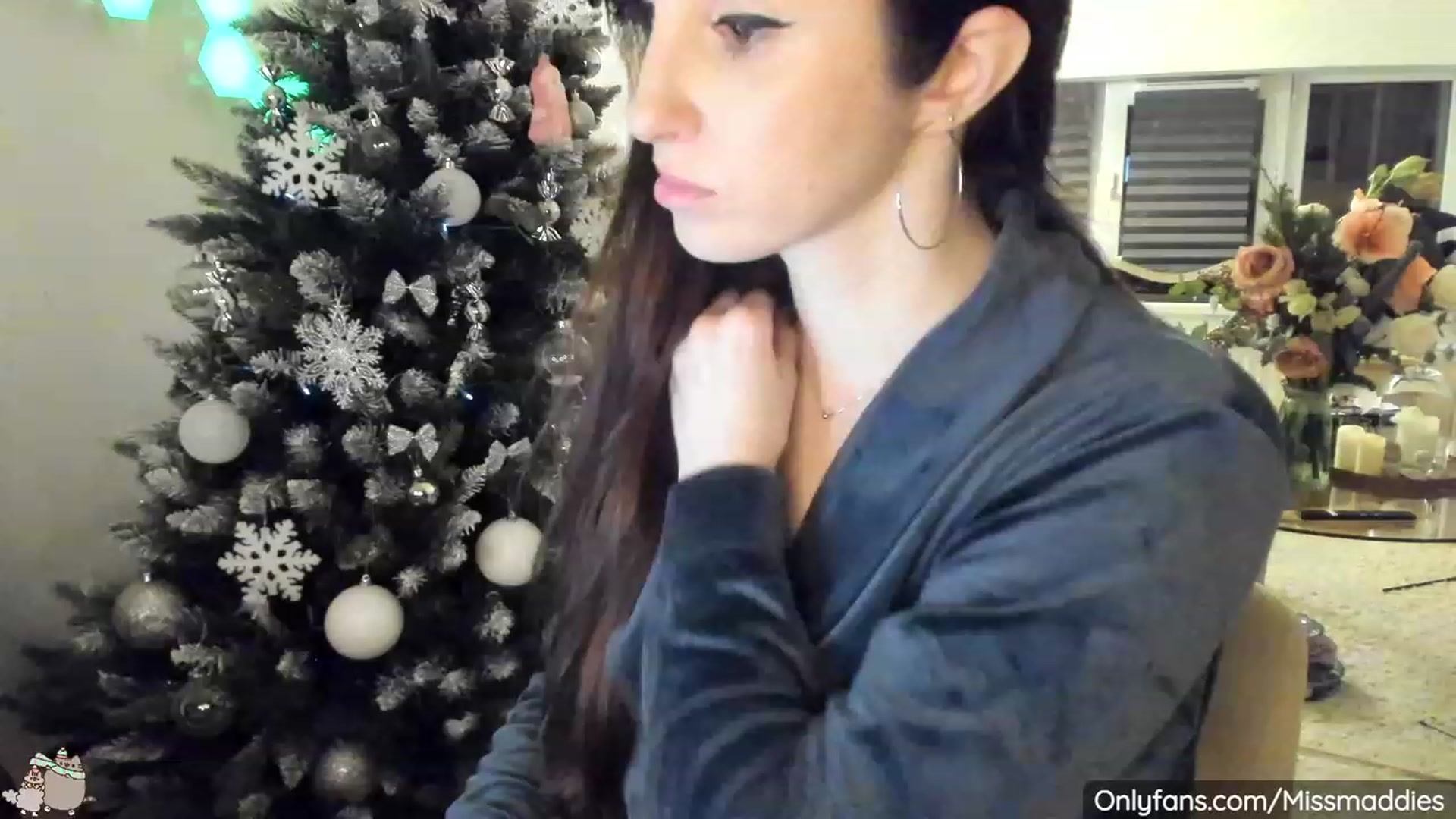 Gallery image thumbnail from Mad_Fairy's myfreecams stream on, 12/12/2022, 01:21 image 10 of 20