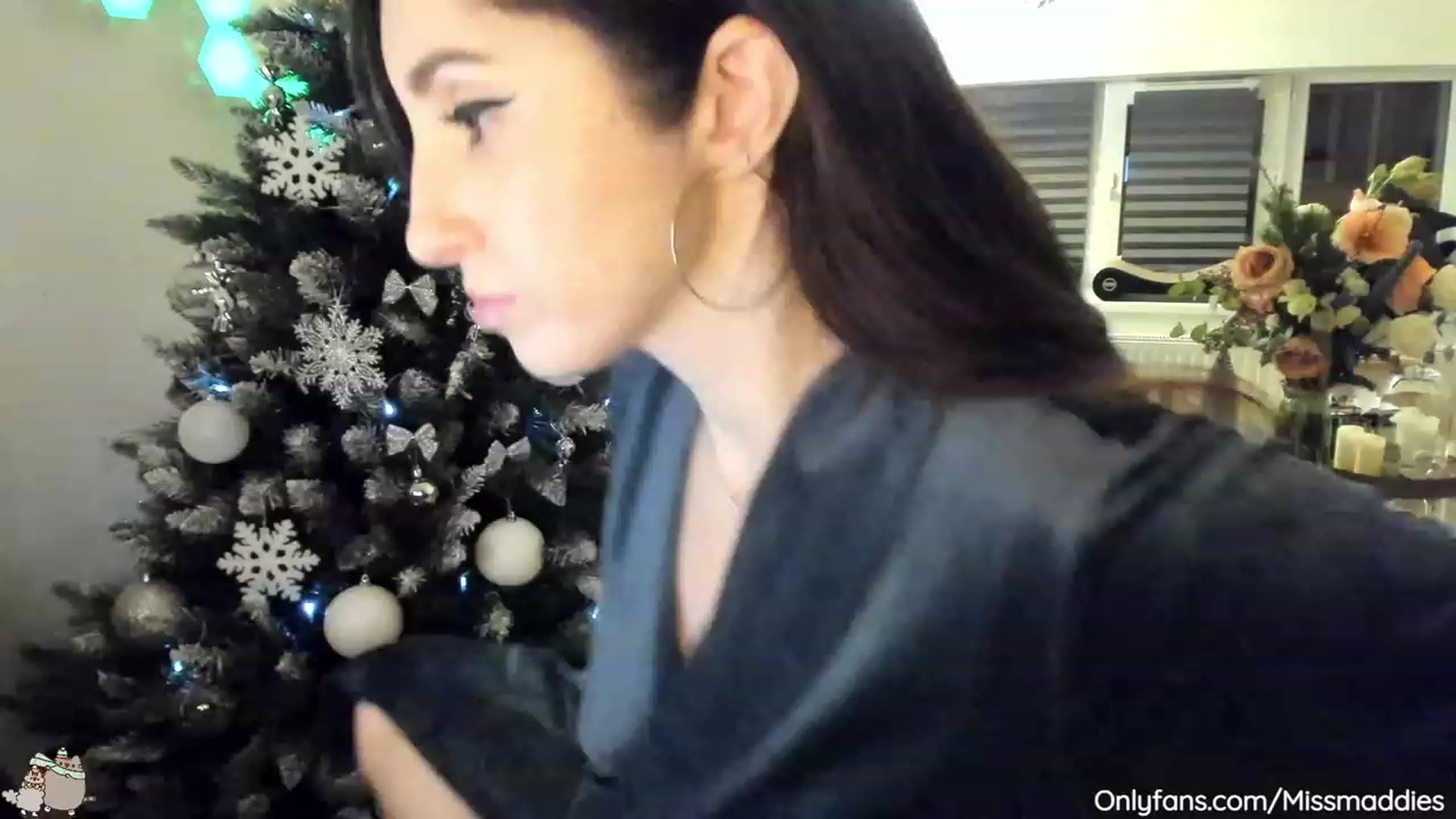 Gallery image thumbnail from Mad_Fairy's myfreecams stream on, 12/12/2022, 01:21 image 4 of 20
