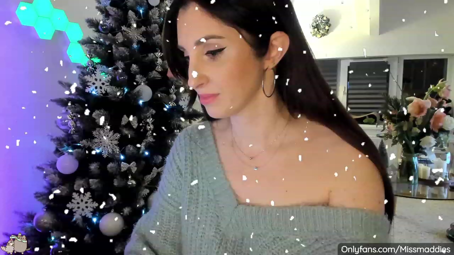 Gallery image thumbnail from Mad_Fairy's myfreecams stream on, 12/13/2022, 24:37 image 6 of 20