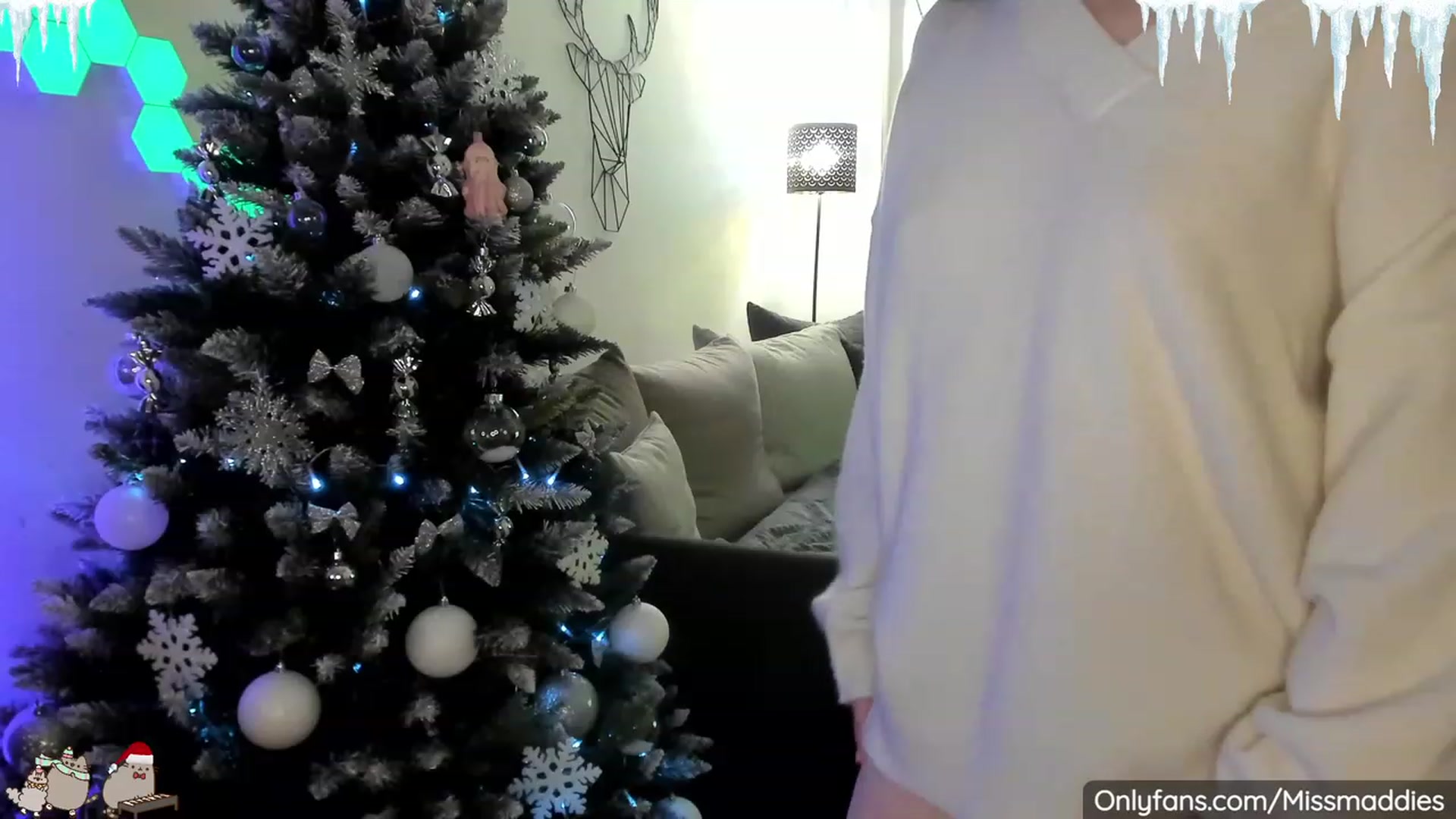 Gallery image thumbnail from Mad_Fairy's myfreecams stream on, 12/15/2022, 24:01 image 7 of 20