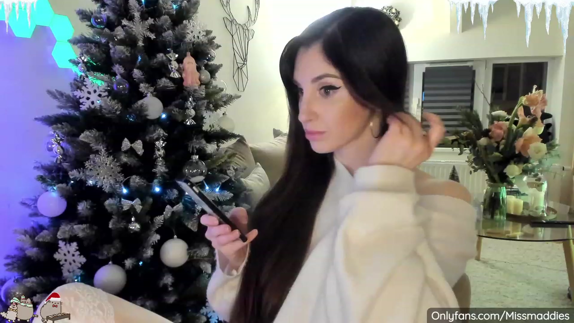 Gallery image thumbnail from Mad_Fairy's myfreecams stream on, 12/15/2022, 24:01 image 9 of 20