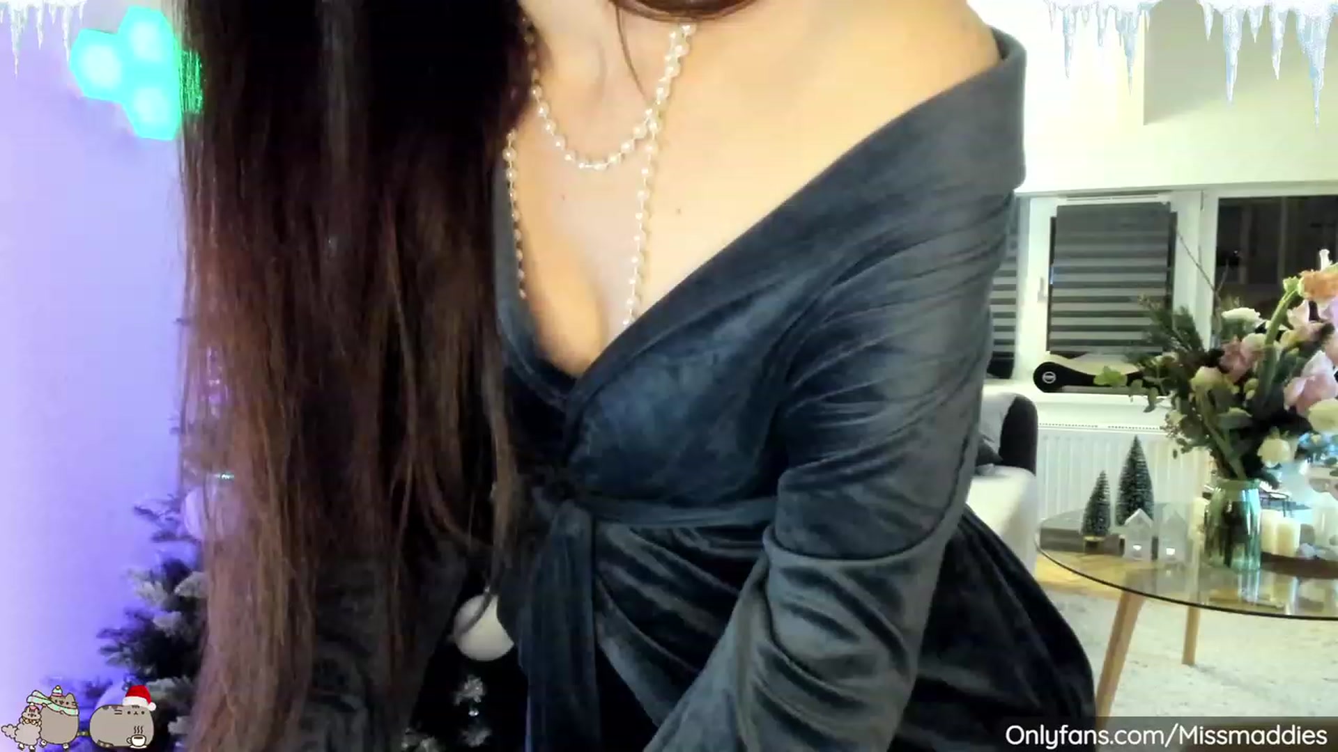 Gallery image thumbnail from Mad_Fairy's myfreecams stream on, 12/16/2022, 02:33 image 1 of 20