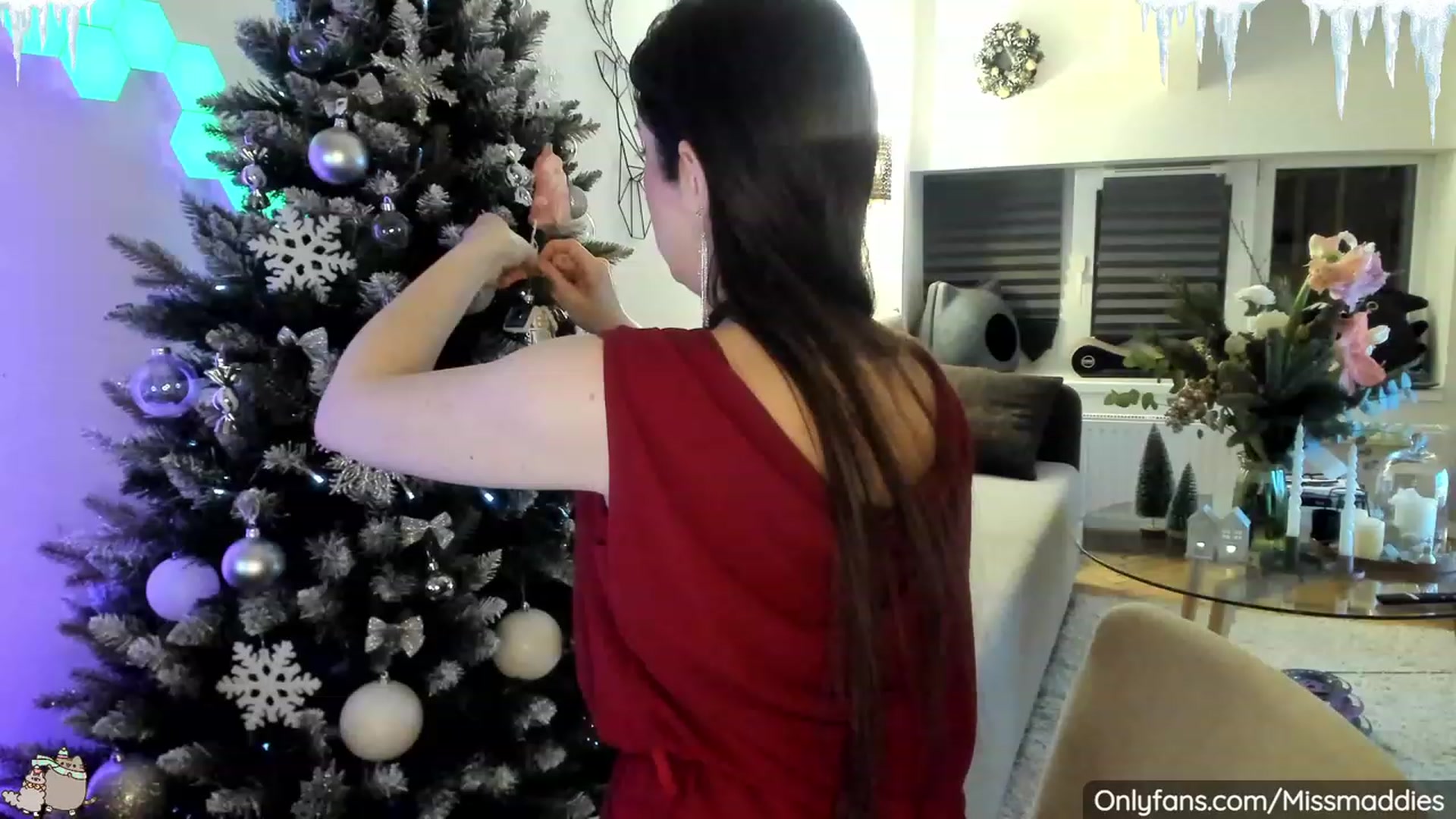 Gallery image thumbnail from Mad_Fairy's myfreecams stream on, 12/18/2022, 02:10 image 1 of 20