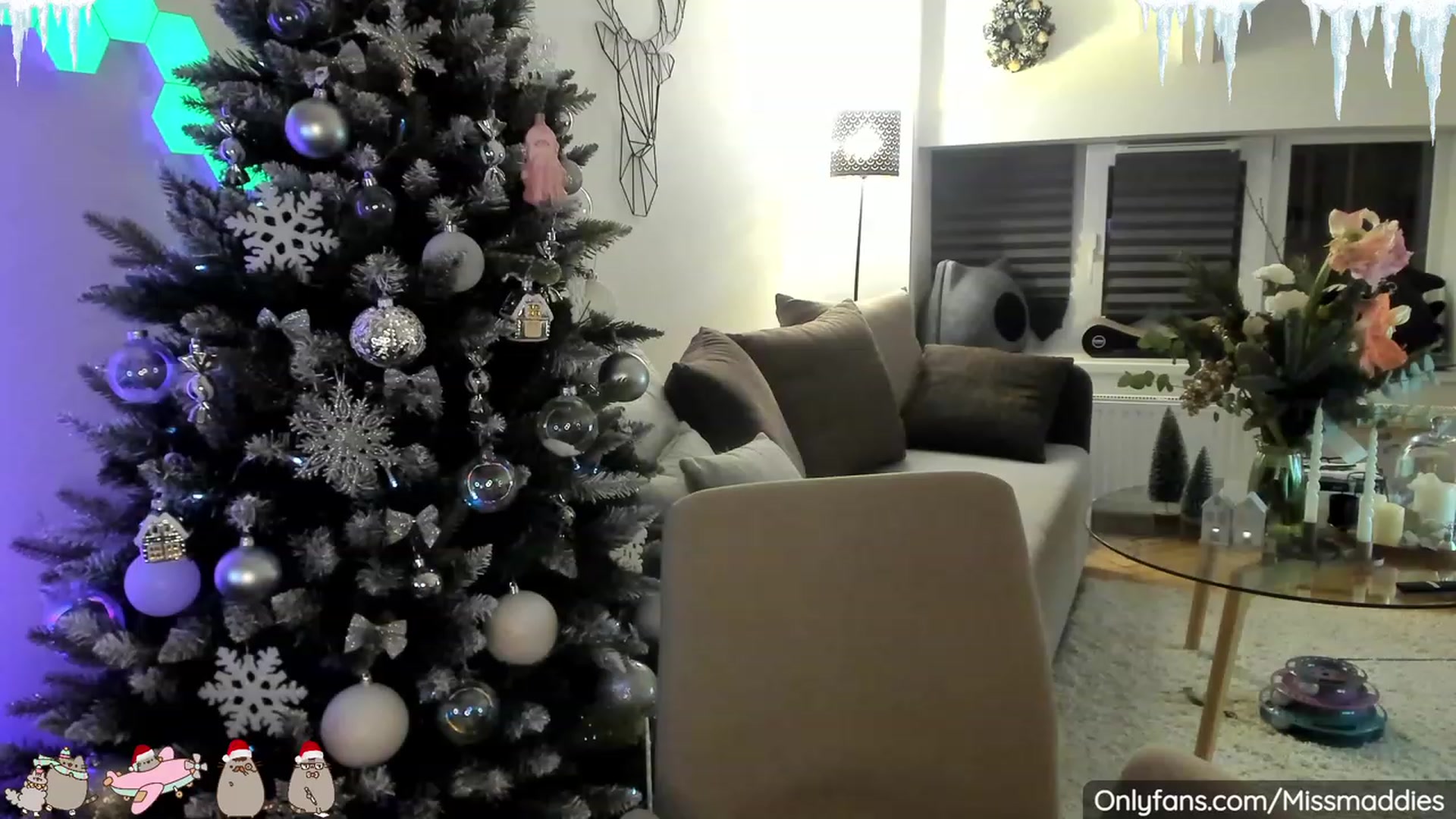 Gallery image thumbnail from Mad_Fairy's myfreecams stream on, 12/18/2022, 02:14 image 20 of 20