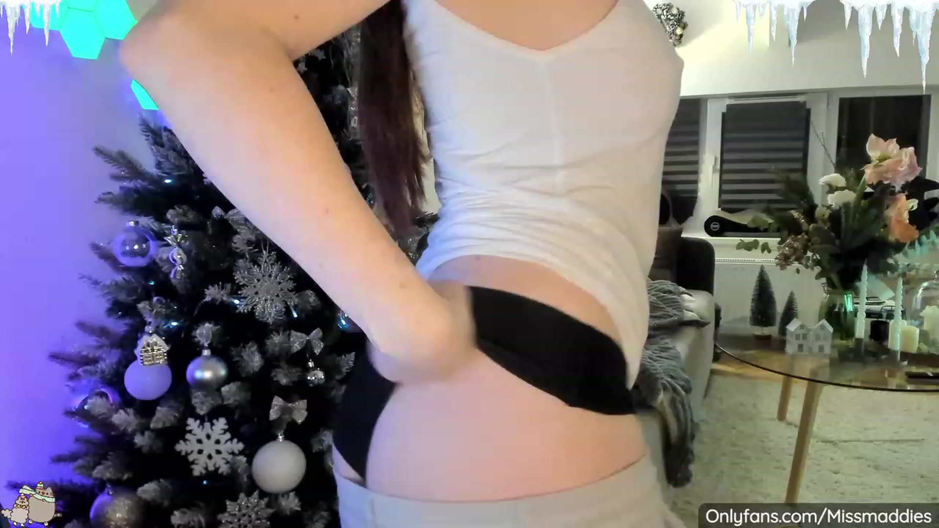 Gallery image thumbnail from Mad_Fairy's myfreecams stream on, 12/19/2022, 02:01 image 3 of 20
