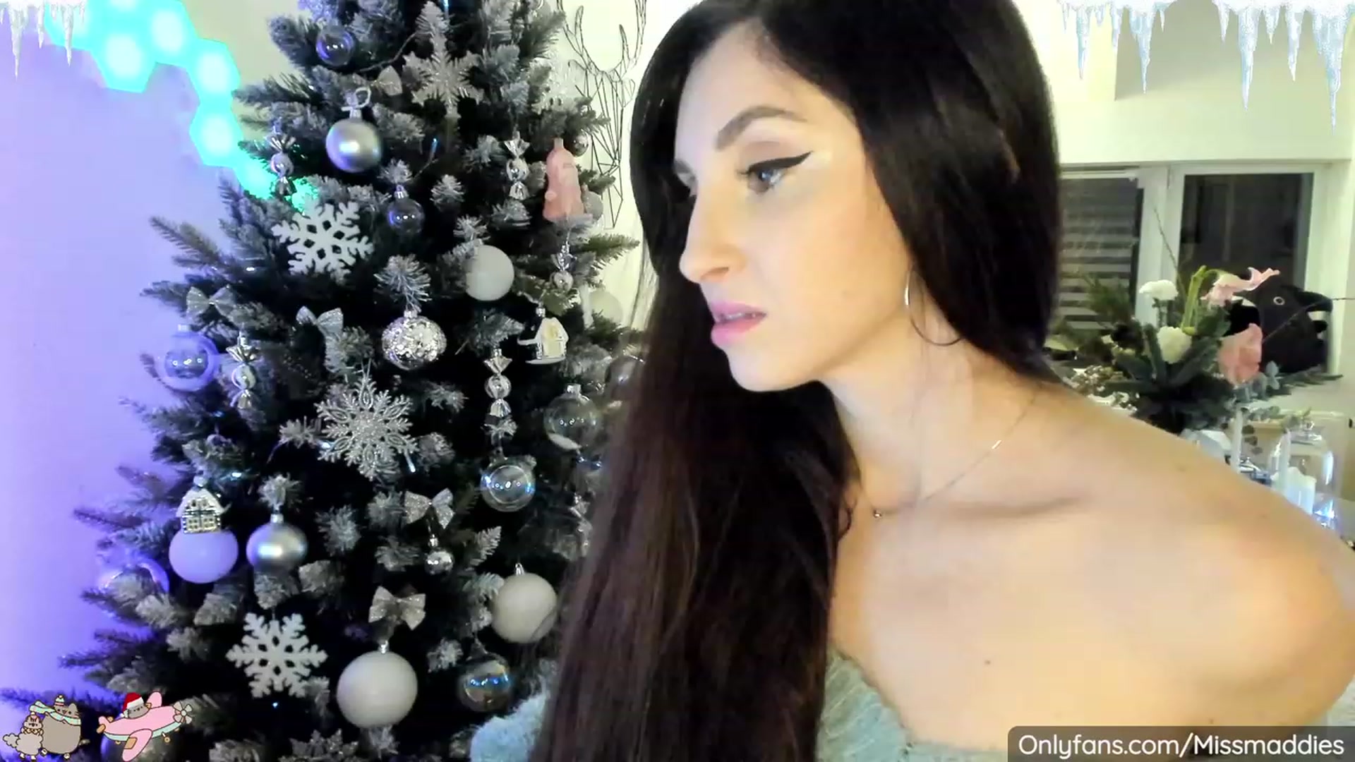 Gallery image thumbnail from Mad_Fairy's myfreecams stream on, 12/22/2022, 24:20 image 2 of 20
