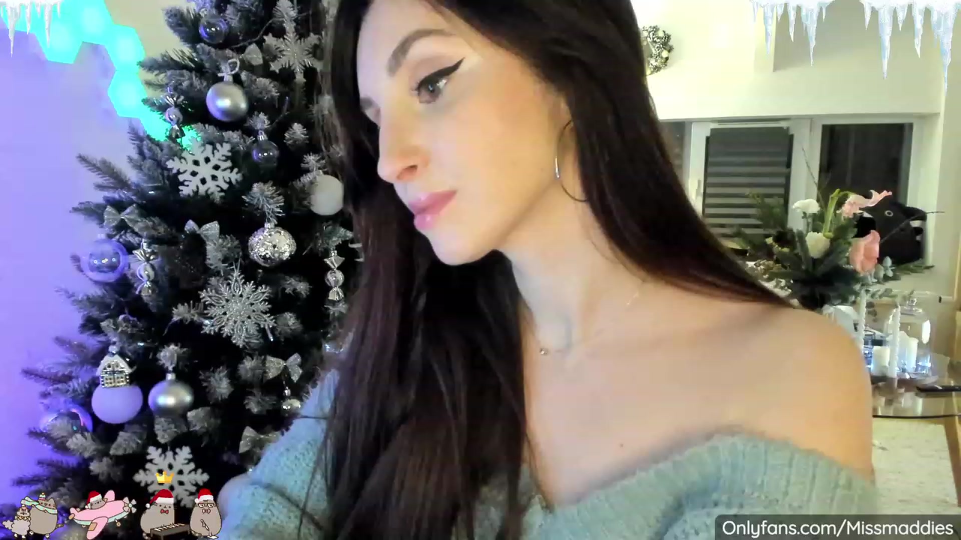 Gallery image thumbnail from Mad_Fairy's myfreecams stream on, 12/22/2022, 02:02 image 7 of 20