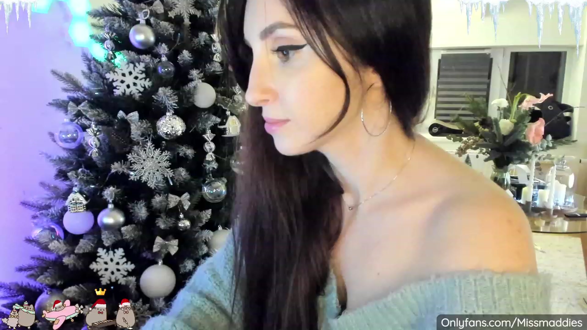 Gallery image thumbnail from Mad_Fairy's myfreecams stream on, 12/22/2022, 02:02 image 19 of 20