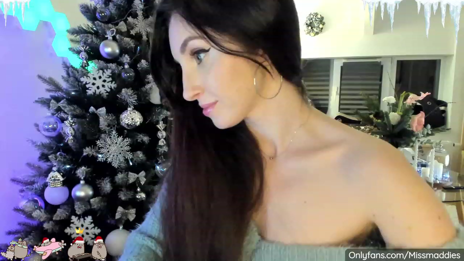 Gallery image thumbnail from Mad_Fairy's myfreecams stream on, 12/22/2022, 02:02 image 5 of 20