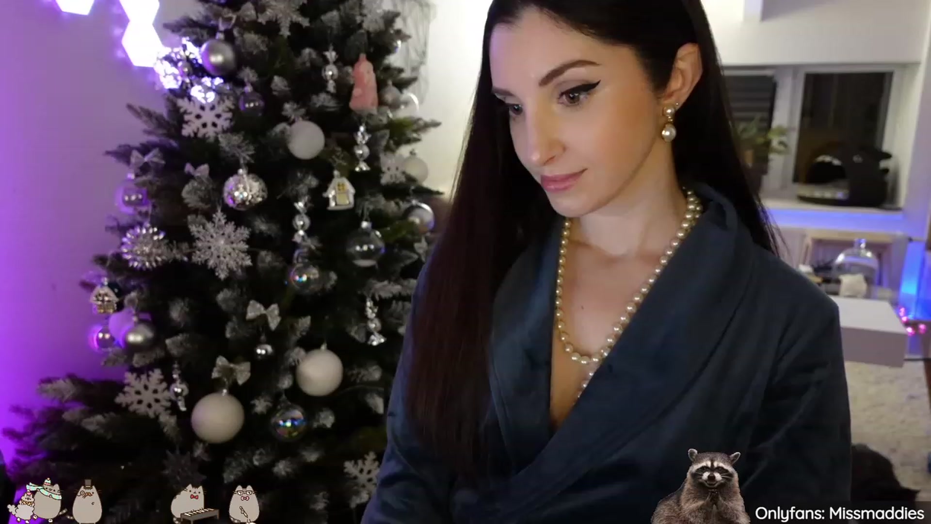 Gallery image thumbnail from Mad_Fairy's myfreecams stream on, 01/18/2023, 02:32 image 7 of 20