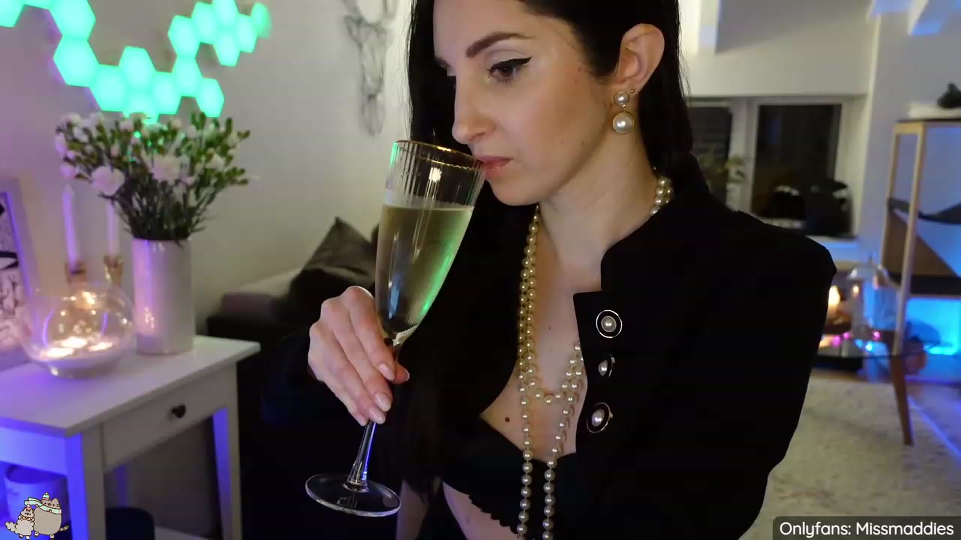 Gallery image thumbnail from Mad_Fairy's myfreecams stream on, 01/22/2023, 02:31 image 12 of 20