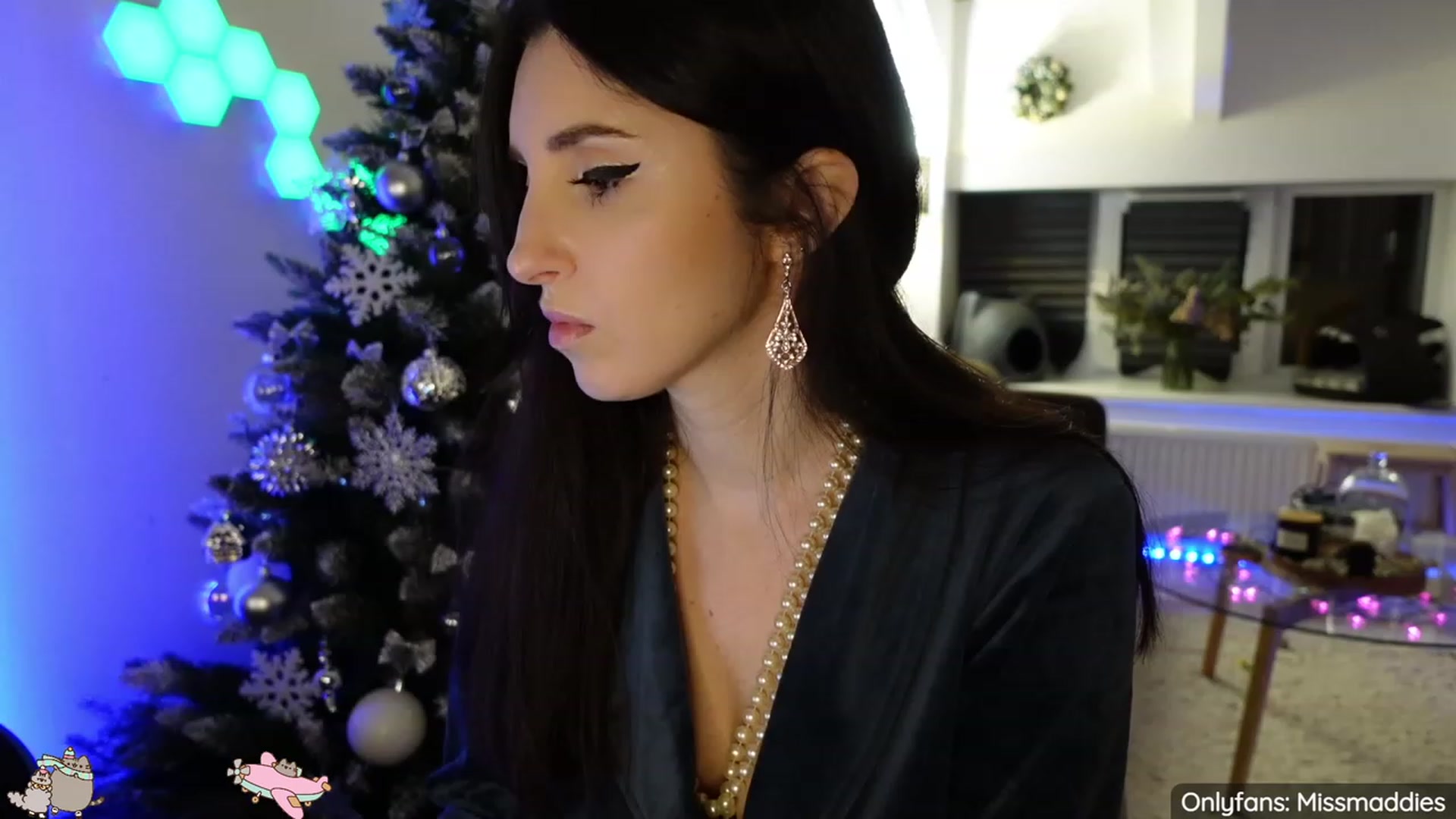 Gallery image thumbnail from Mad_Is_Bad's myfreecams stream on, 01/10/2023, 02:19 image 4 of 20