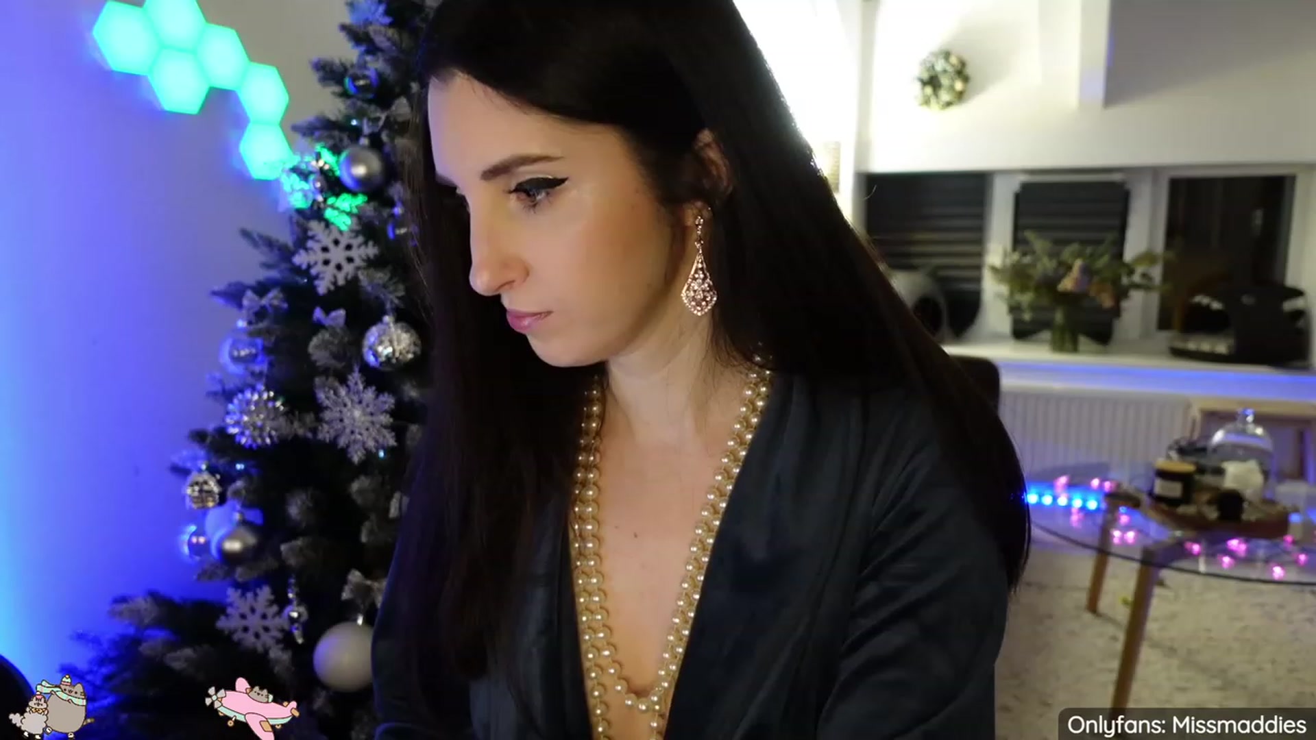 Gallery image thumbnail from Mad_Is_Bad's myfreecams stream on, 01/10/2023, 02:19 image 9 of 20