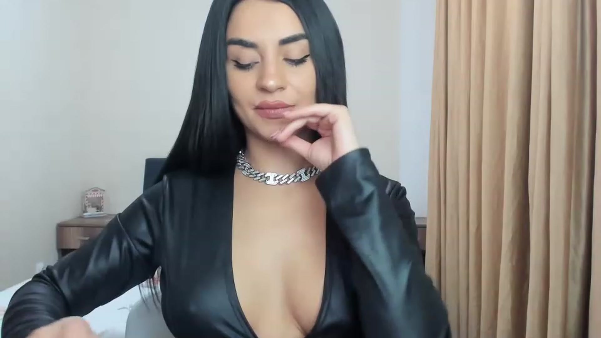 Gallery image thumbnail from Madam_Jesse's myfreecams stream on, 01/01/2023, 21:39 image 19 of 20