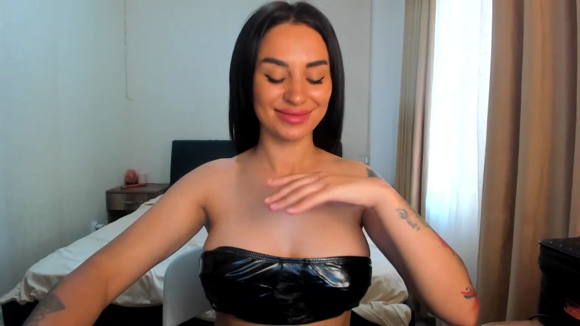 Gallery image thumbnail from Madam_Jesse's myfreecams stream on, 07/09/2023, 15:43 image 4 of 20