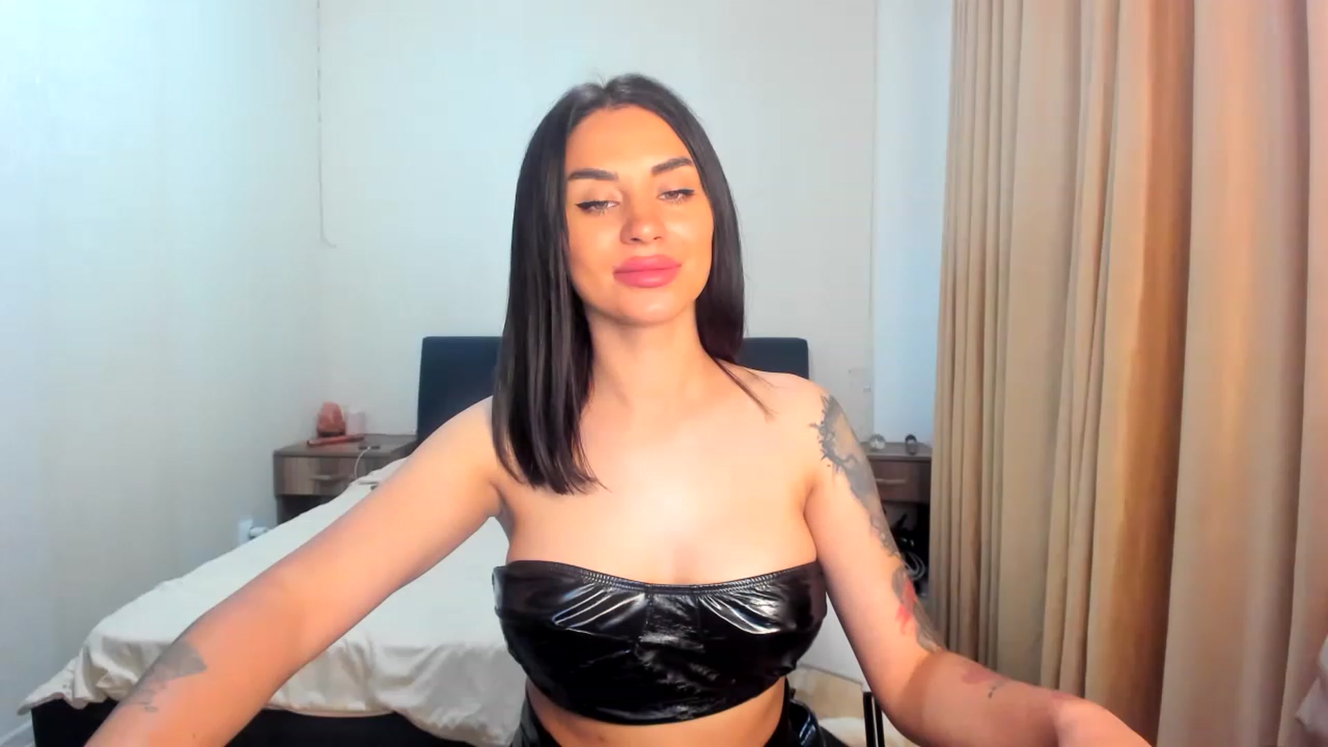 Gallery image thumbnail from Madam_Jesse's myfreecams stream on, 07/09/2023, 18:20 image 7 of 20