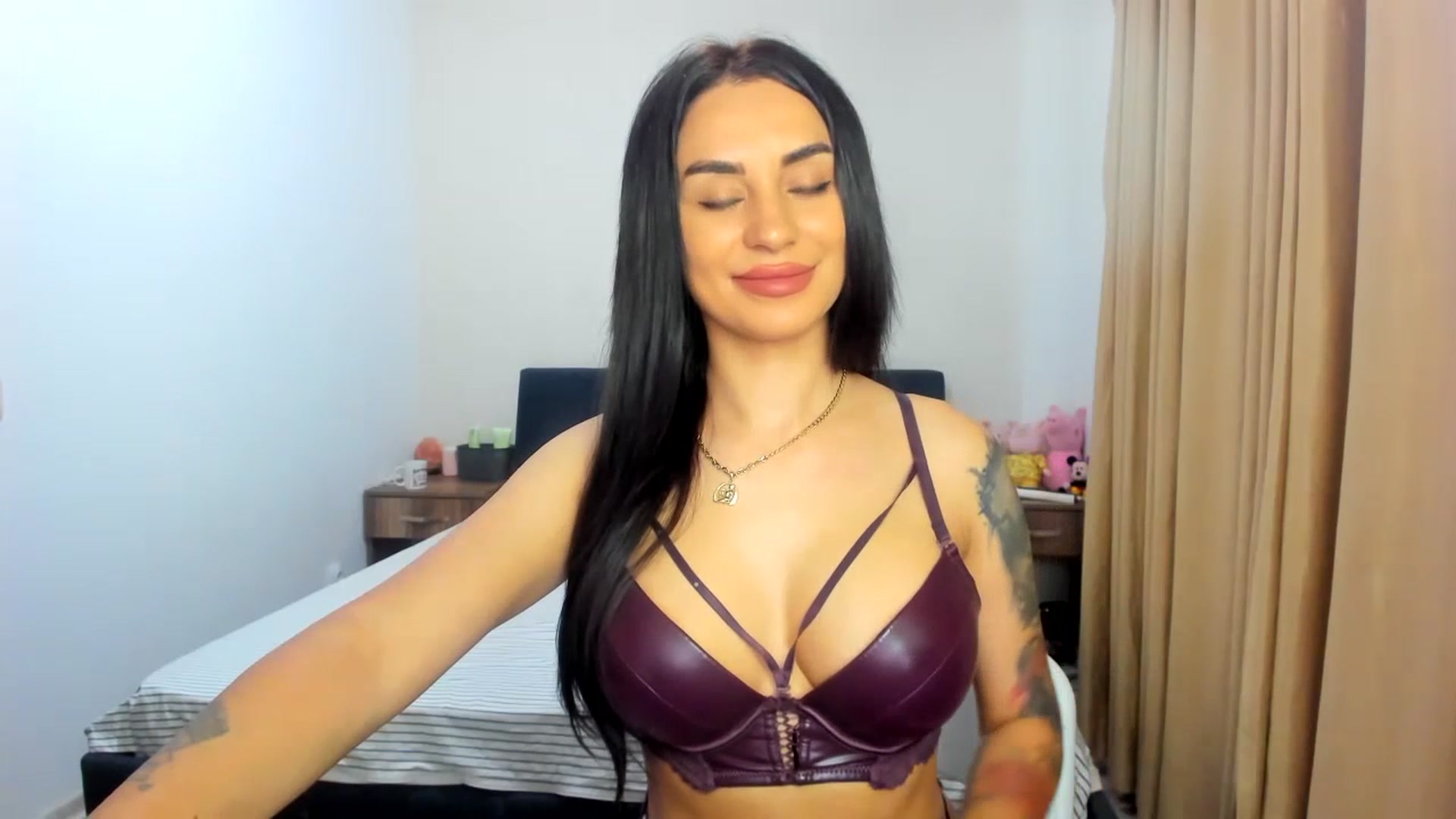 Gallery image thumbnail from Madam_Jesse's myfreecams stream on, 07/17/2023, 18:53 image 18 of 20