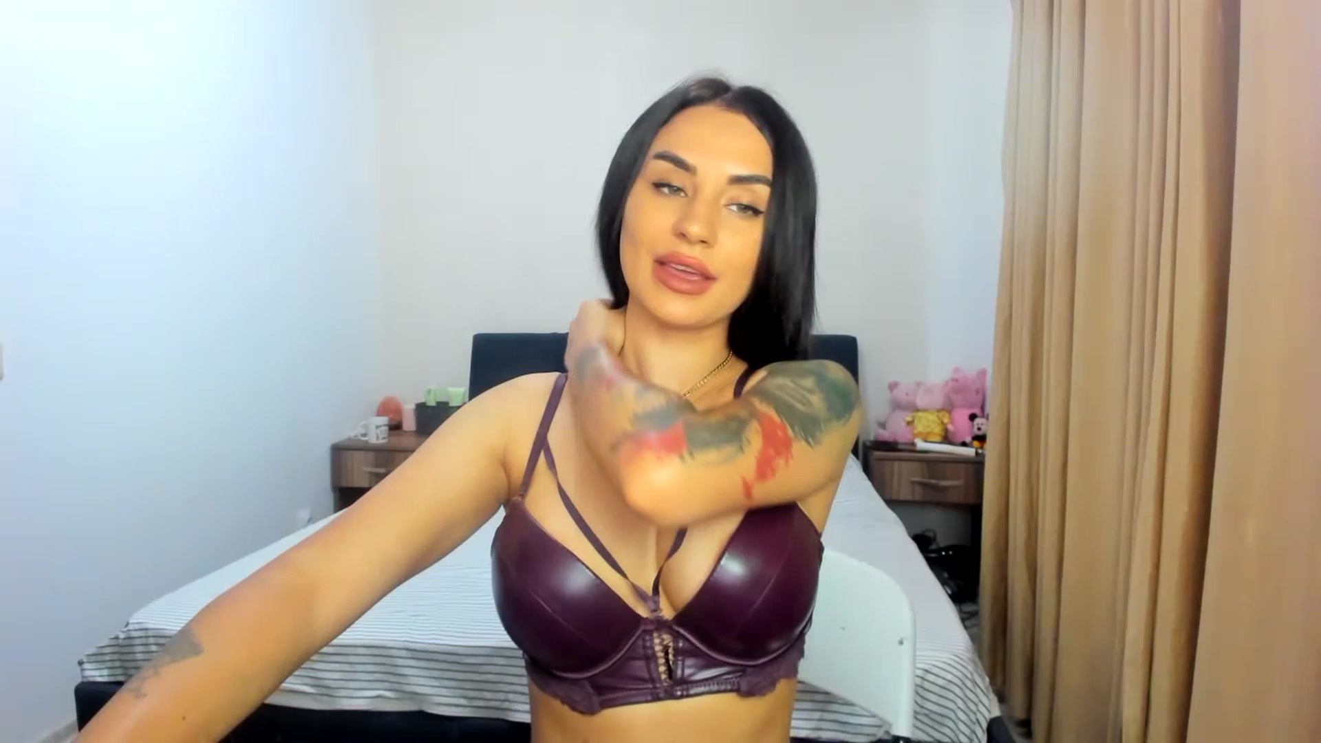 Gallery image thumbnail from Madam_Jesse's myfreecams stream on, 07/17/2023, 18:53 image 1 of 20