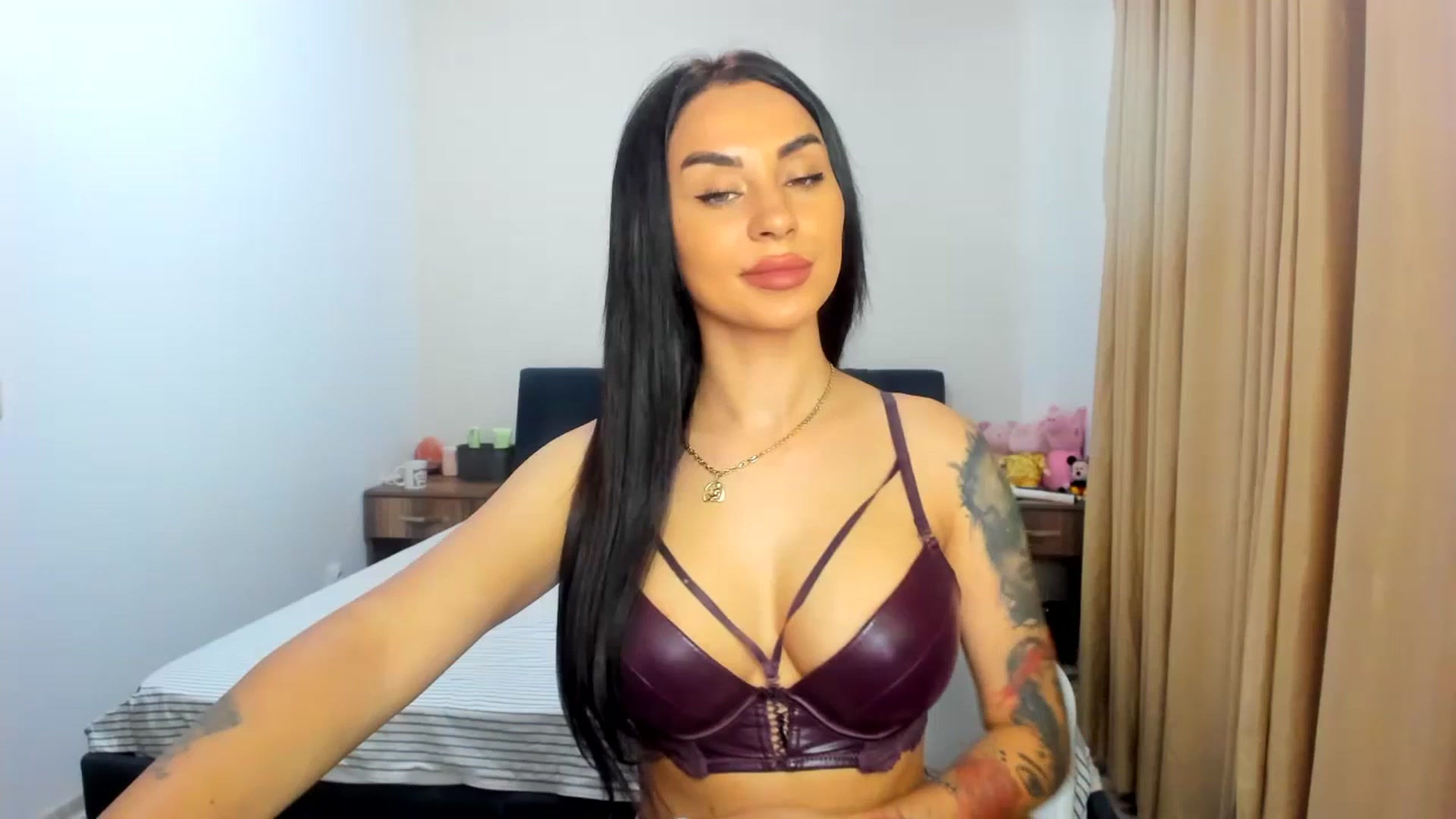 Gallery image thumbnail from Madam_Jesse's myfreecams stream on, 07/17/2023, 18:53 image 17 of 20