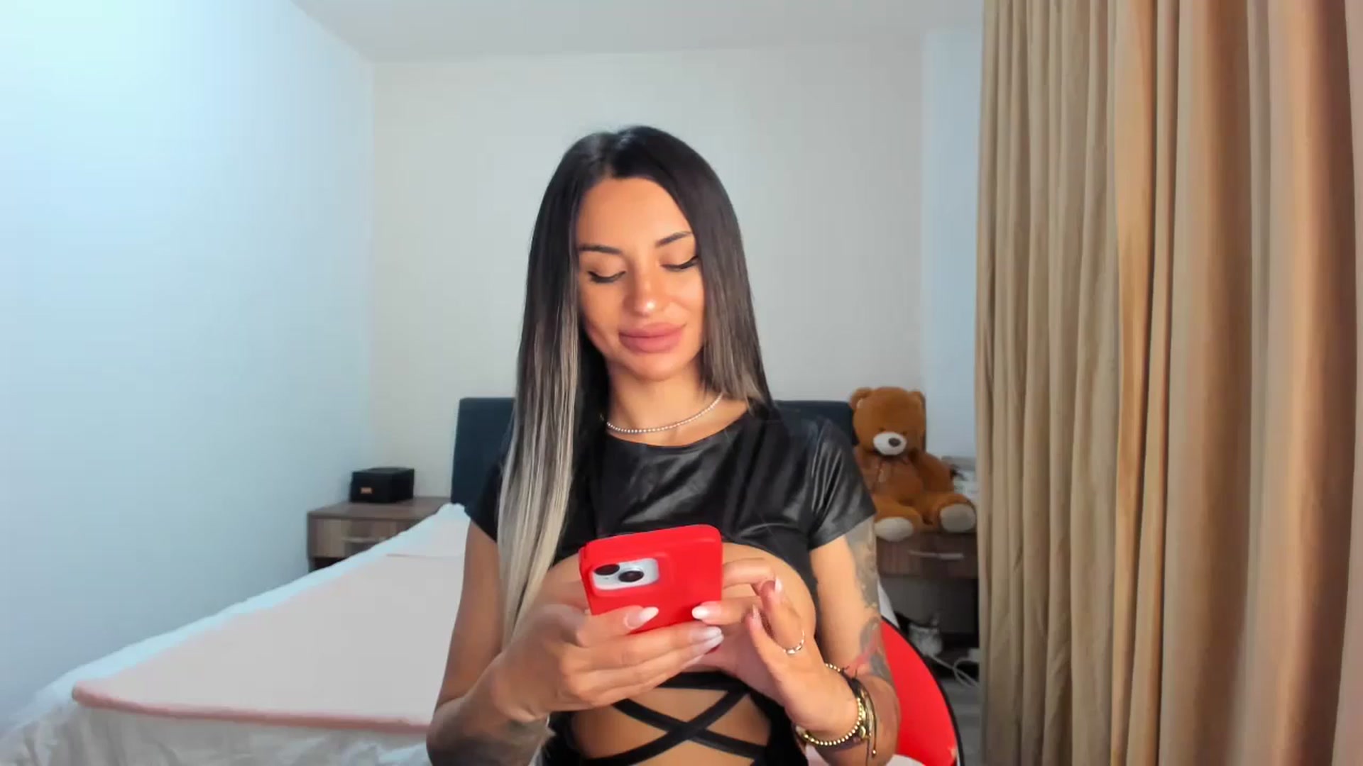 Gallery image thumbnail from Madam_Jesse's myfreecams stream on, 06/02/2024, 19:03 image 16 of 20