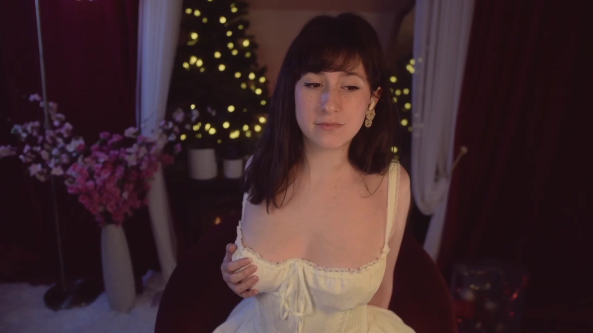 Gallery image thumbnail from Madame's myfreecams stream on, 12/15/2023, 06:30 image 18 of 20