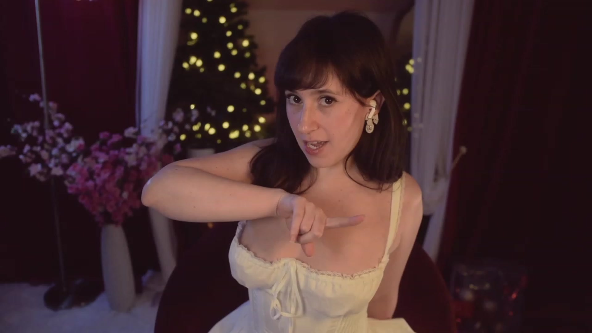 Gallery image thumbnail from Madame's myfreecams stream on, 12/15/2023, 06:30 image 17 of 20