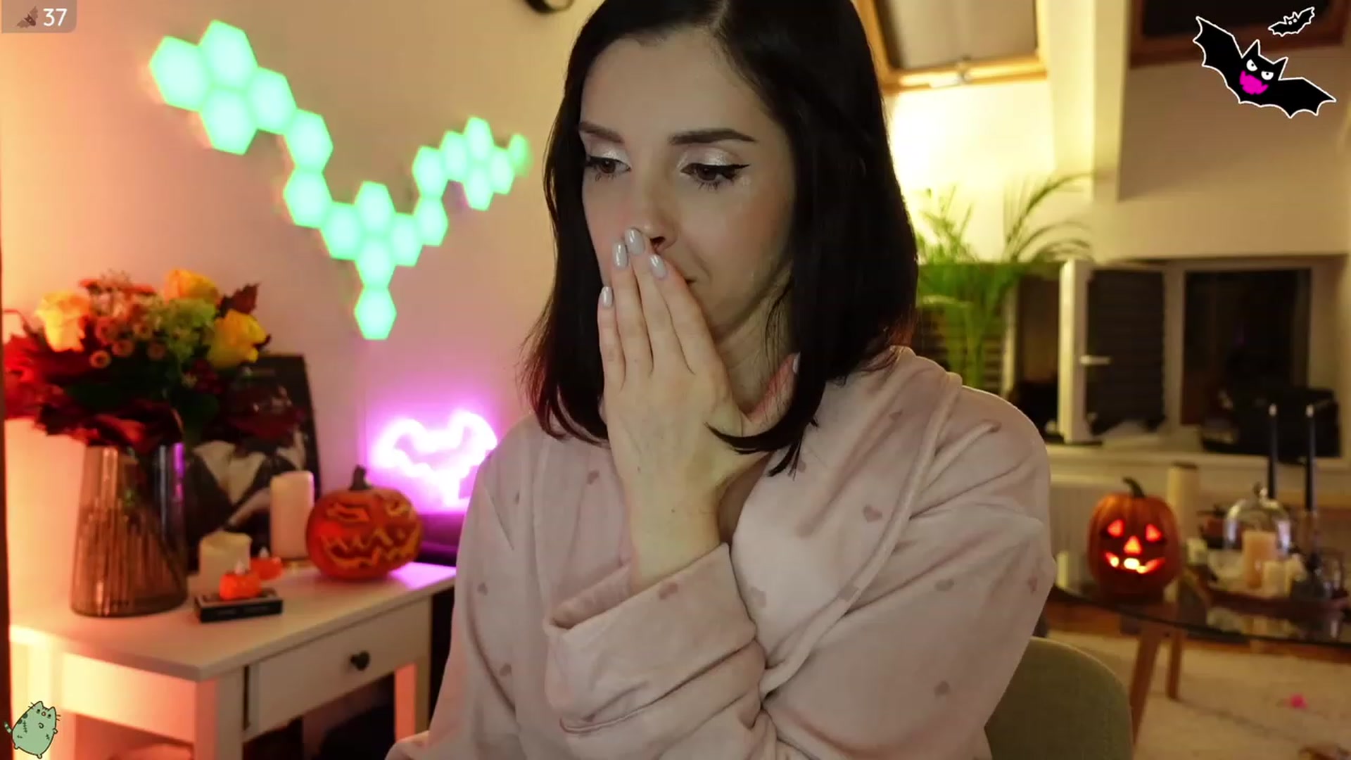 Gallery image thumbnail from Maddie's myfreecams stream on, 10/04/2023, 01:11 image 1 of 20