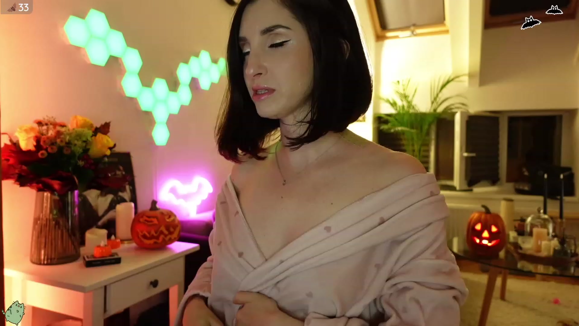 Gallery image thumbnail from Maddie's myfreecams stream on, 10/04/2023, 01:11 image 4 of 20