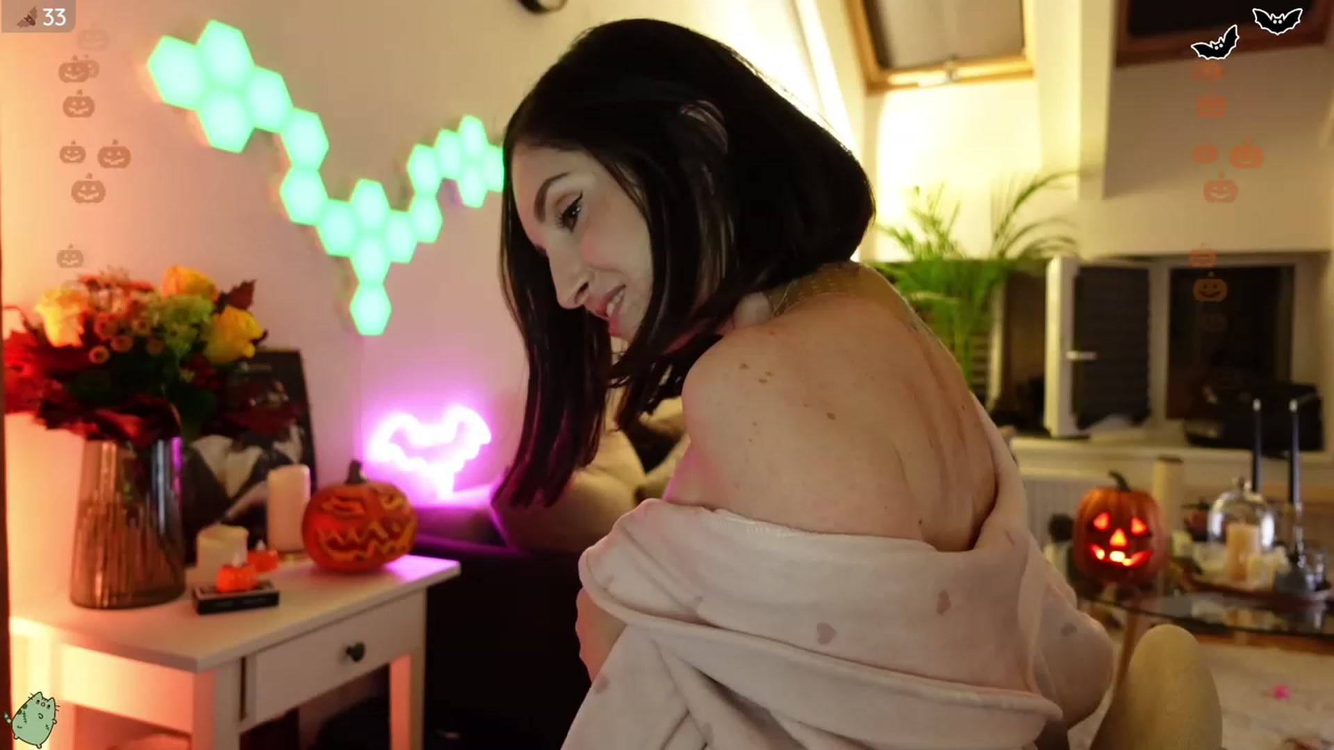 Gallery image thumbnail from Maddie's myfreecams stream on, 10/04/2023, 01:11 image 5 of 20