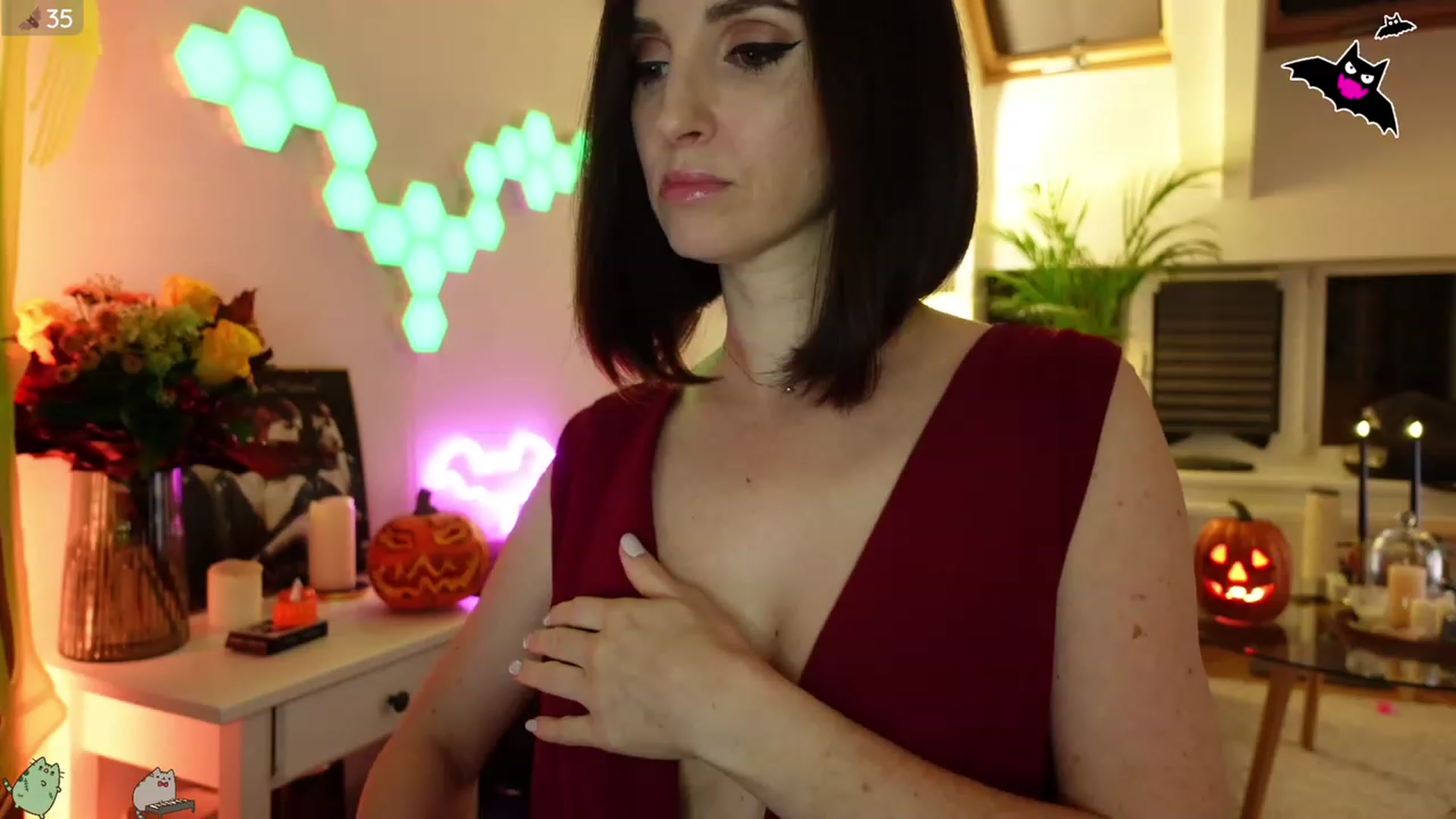 Gallery image thumbnail from Maddie's myfreecams stream on, 10/05/2023, 24:27 image 15 of 20