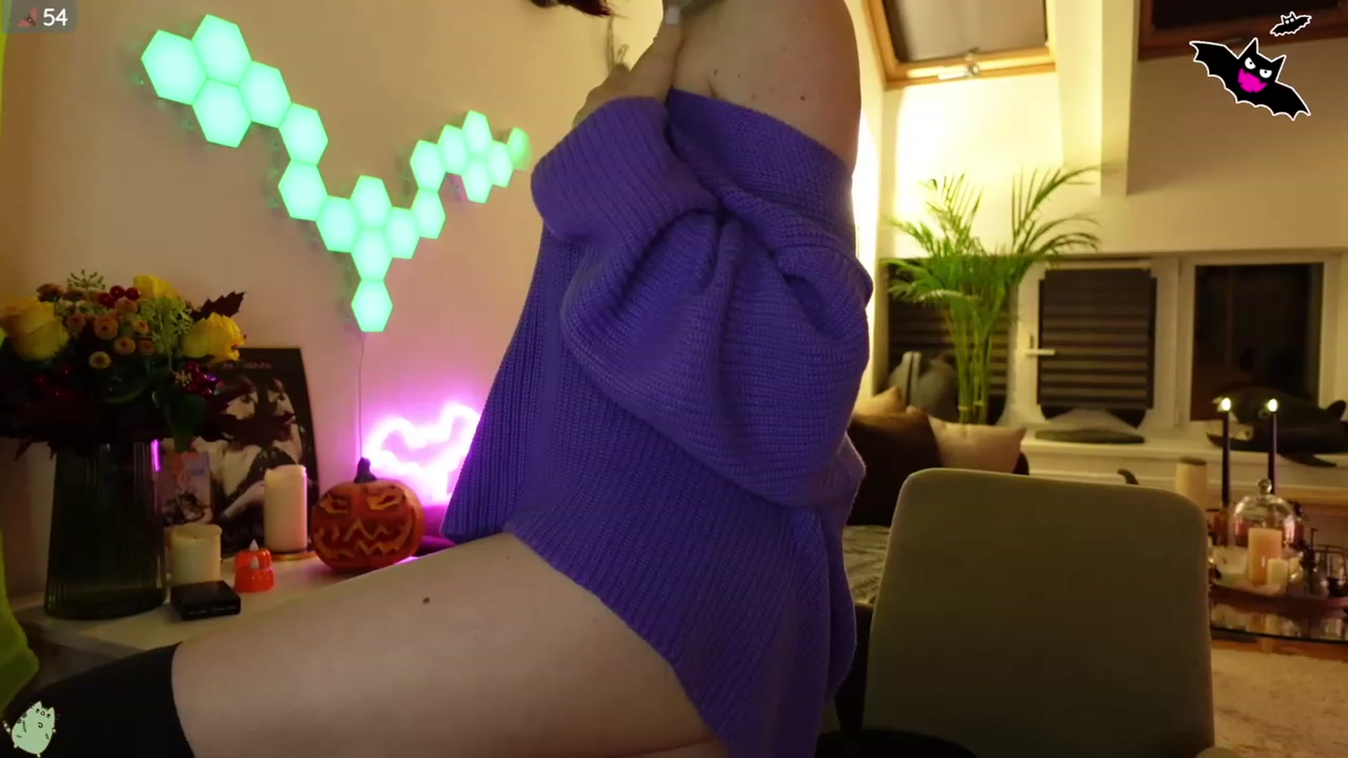 Gallery image thumbnail from Maddie's myfreecams stream on, 10/06/2023, 24:35 image 6 of 20