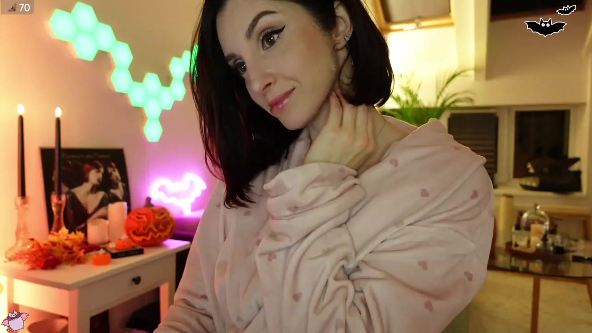 Gallery image thumbnail from Maddie's myfreecams stream on, 10/09/2023, 01:13 image 5 of 20