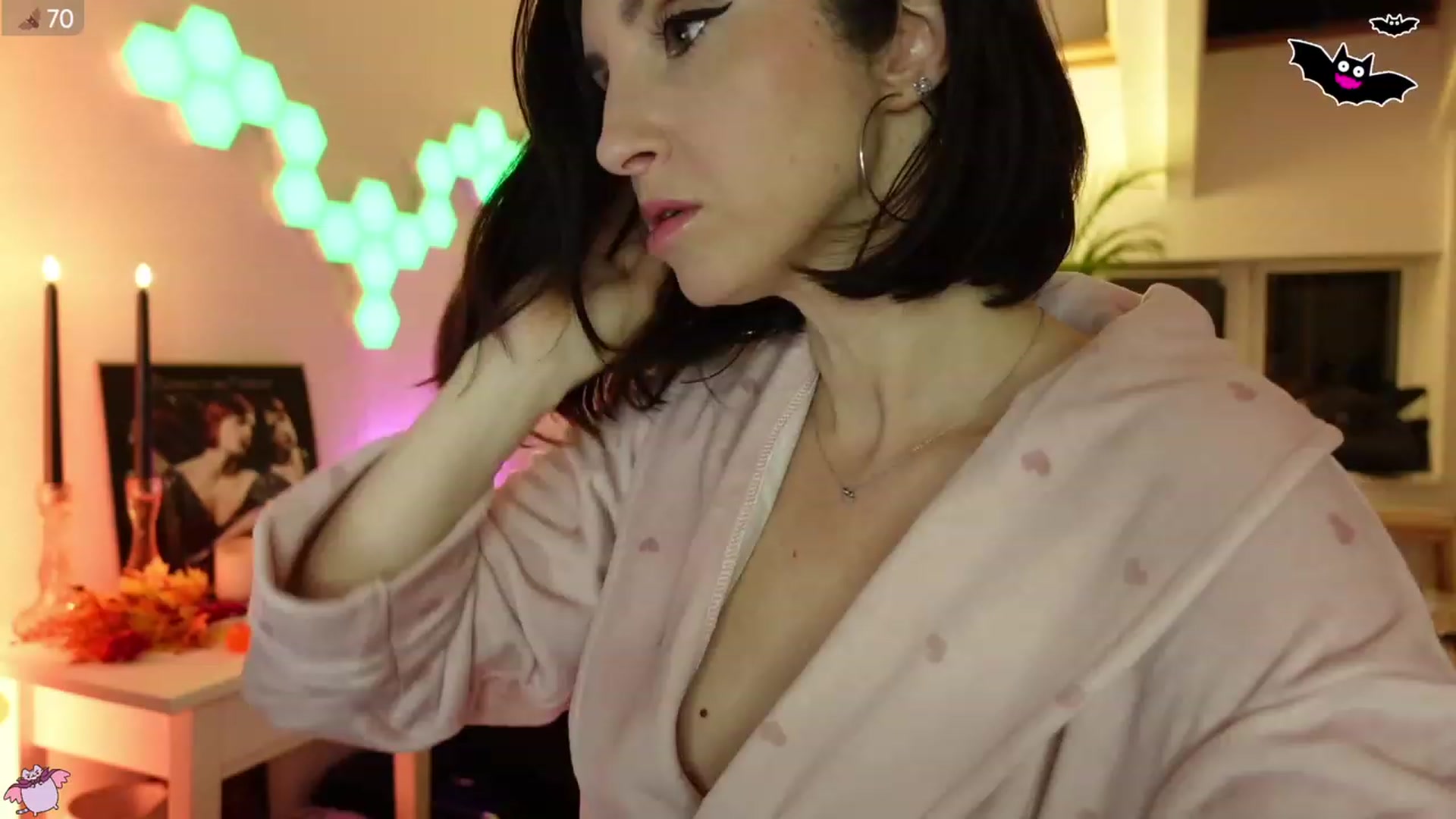 Gallery image thumbnail from Maddie's myfreecams stream on, 10/09/2023, 01:13 image 4 of 20