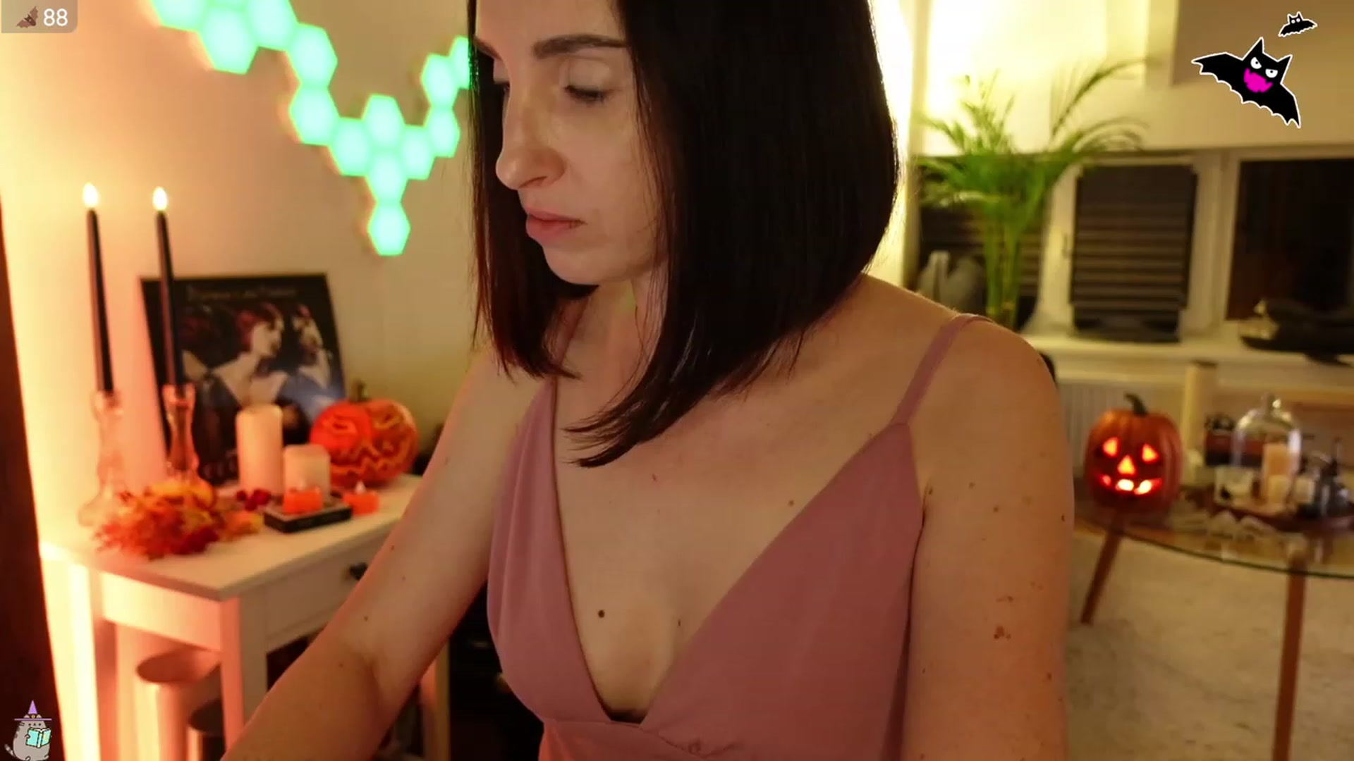 Gallery image thumbnail from Maddie's myfreecams stream on, 10/12/2023, 24:24 image 11 of 20