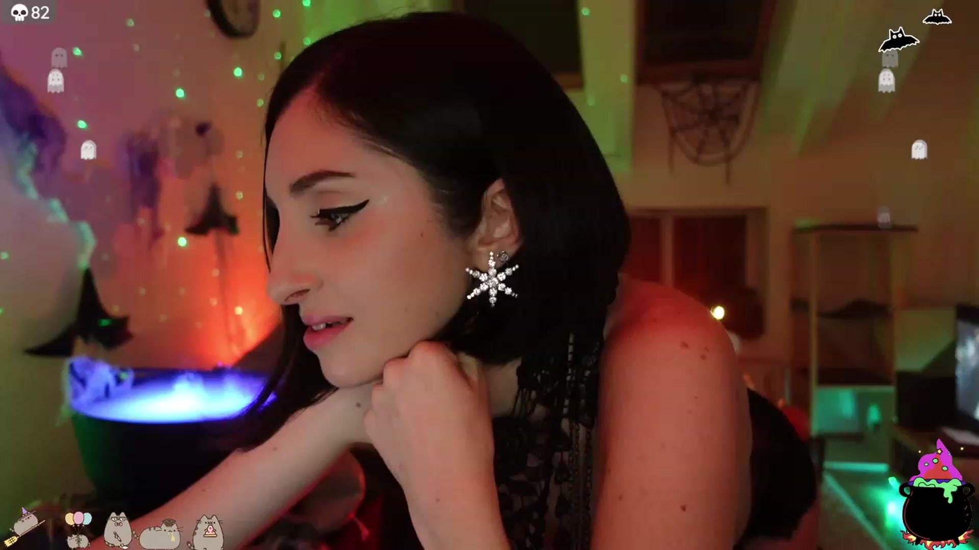 Gallery image thumbnail from Maddie's myfreecams stream on, 10/14/2023, 03:58 image 15 of 20