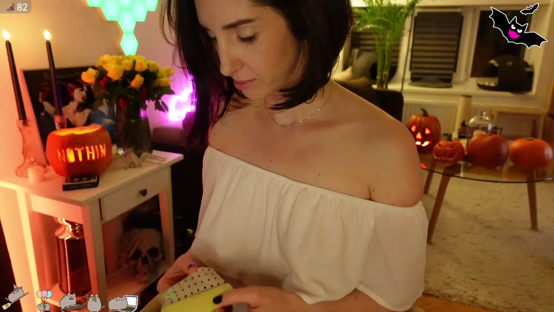 Gallery image thumbnail from Maddie's myfreecams stream on, 10/25/2023, 02:44 image 14 of 20