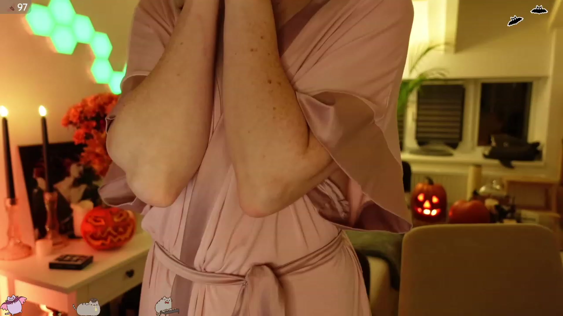 Gallery image thumbnail from Maddie's myfreecams stream on, 10/31/2023, 03:52 image 18 of 20
