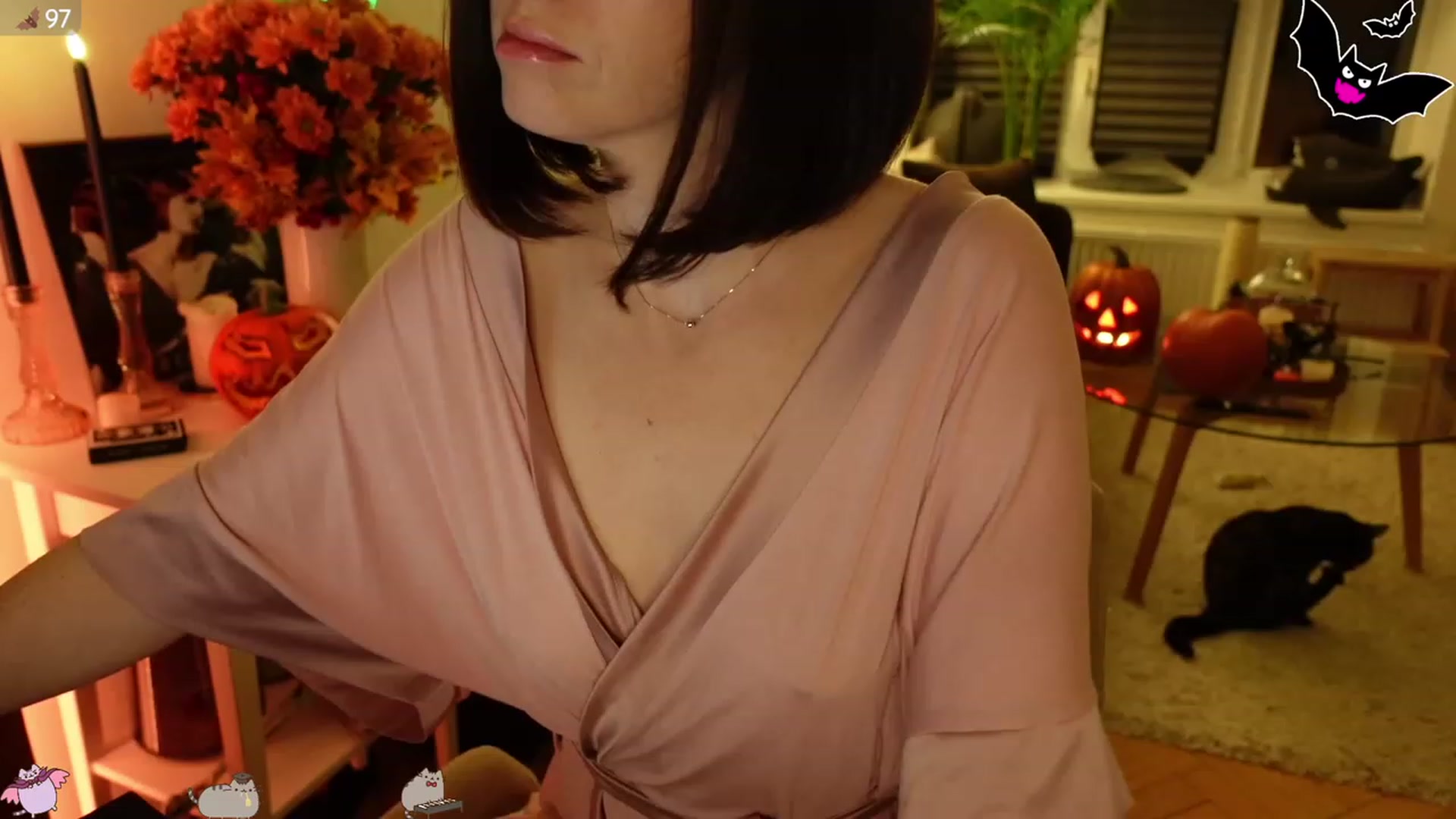 Gallery image thumbnail from Maddie's myfreecams stream on, 10/31/2023, 03:52 image 10 of 20