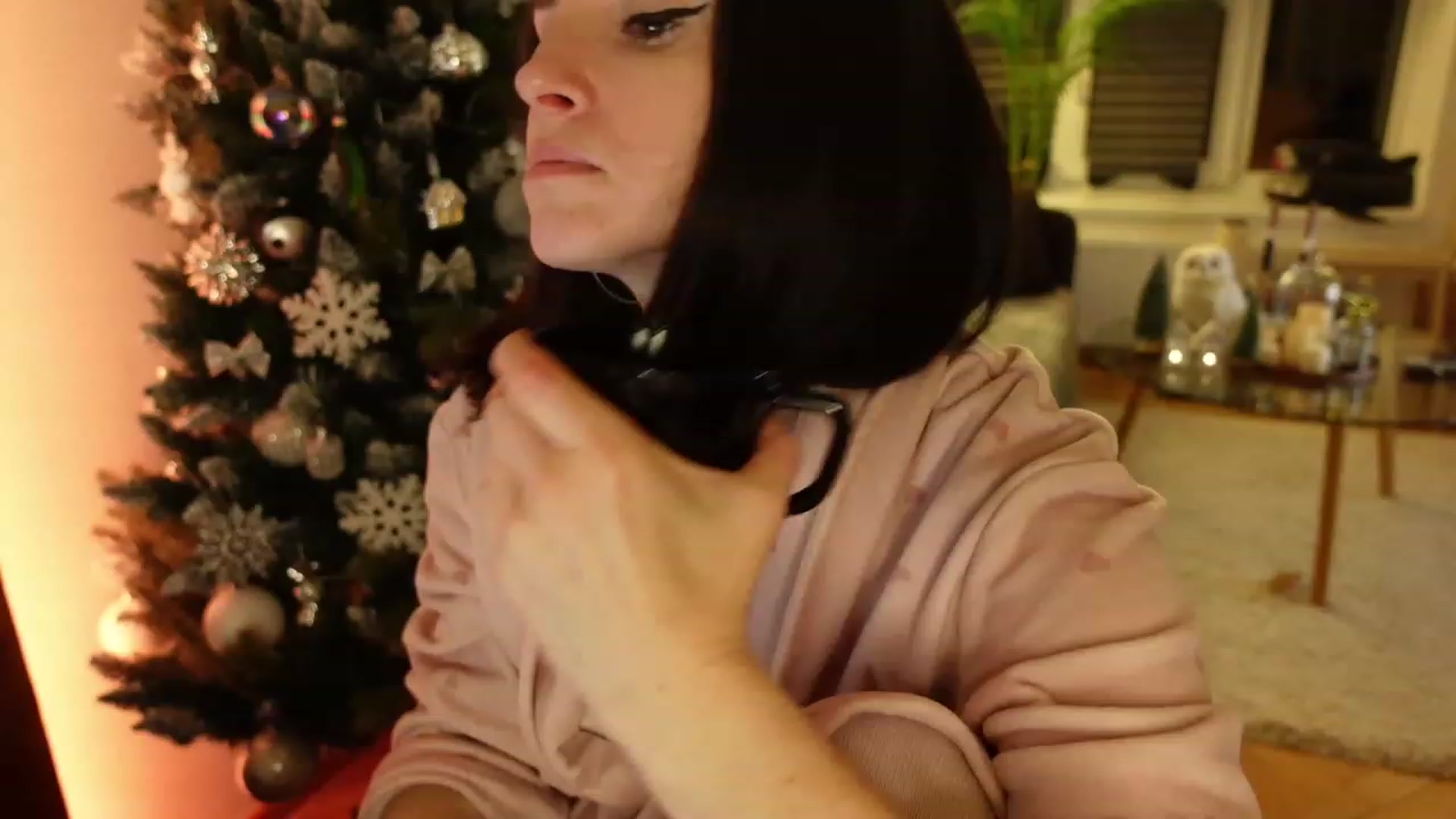 Gallery image thumbnail from Maddie's myfreecams stream on, 12/26/2023, 05:53 image 1 of 20