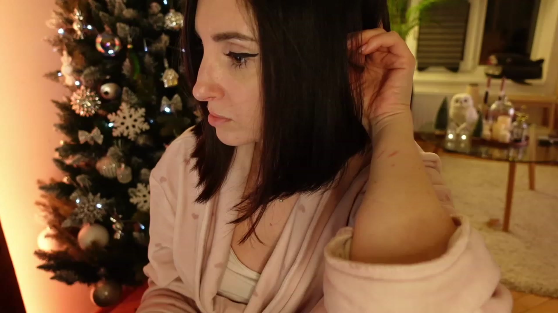 Gallery image thumbnail from Maddie's myfreecams stream on, 12/26/2023, 05:53 image 8 of 20