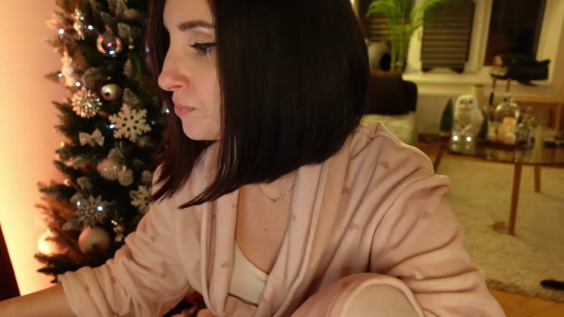 Gallery image thumbnail from Maddie's myfreecams stream on, 12/26/2023, 05:53 image 4 of 20