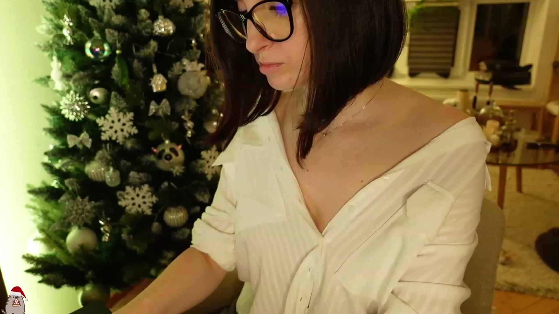 Gallery image thumbnail from Maddie's myfreecams stream on, 12/26/2023, 19:19 image 18 of 20