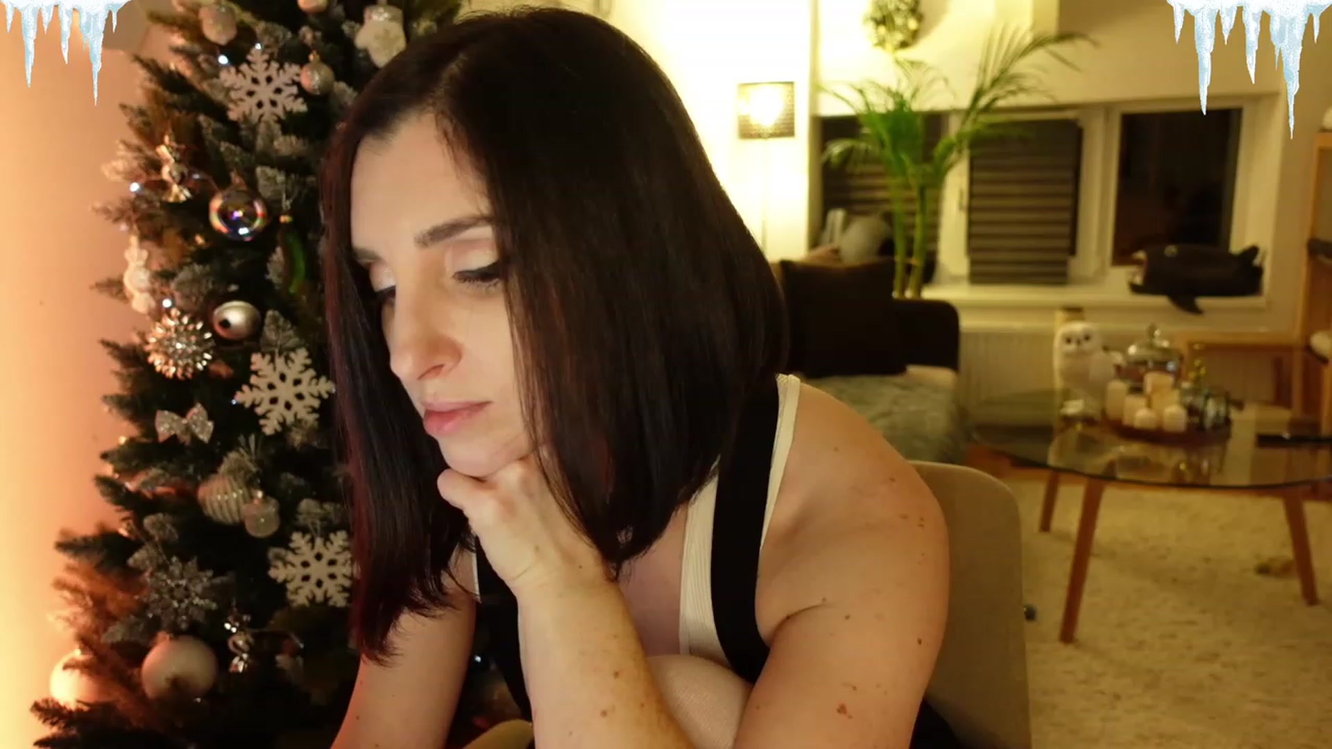 Gallery image thumbnail from Maddie's myfreecams stream on, 01/04/2024, 02:29 image 1 of 20