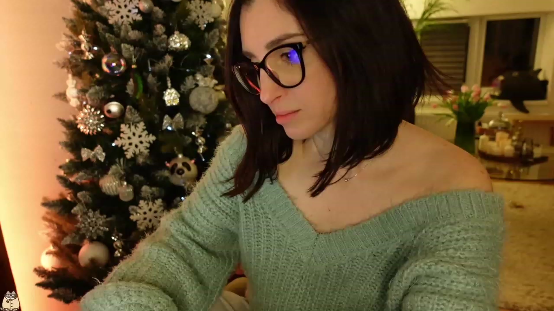 Gallery image thumbnail from Maddie's myfreecams stream on, 01/07/2024, 24:03 image 14 of 20