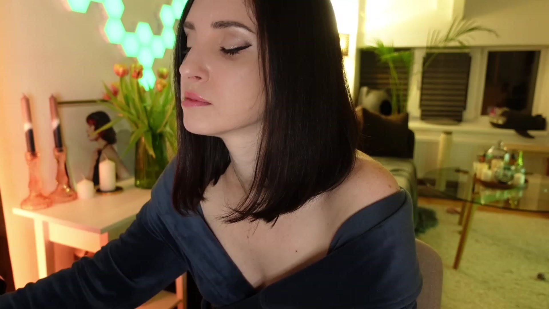 Gallery image thumbnail from Maddie's myfreecams stream on, 03/13/2024, 02:12 image 5 of 20