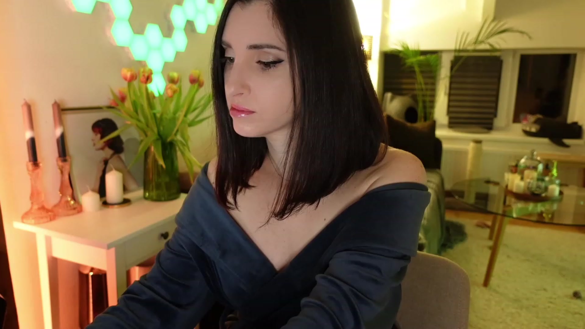 Gallery image thumbnail from Maddie's myfreecams stream on, 03/13/2024, 02:12 image 2 of 20