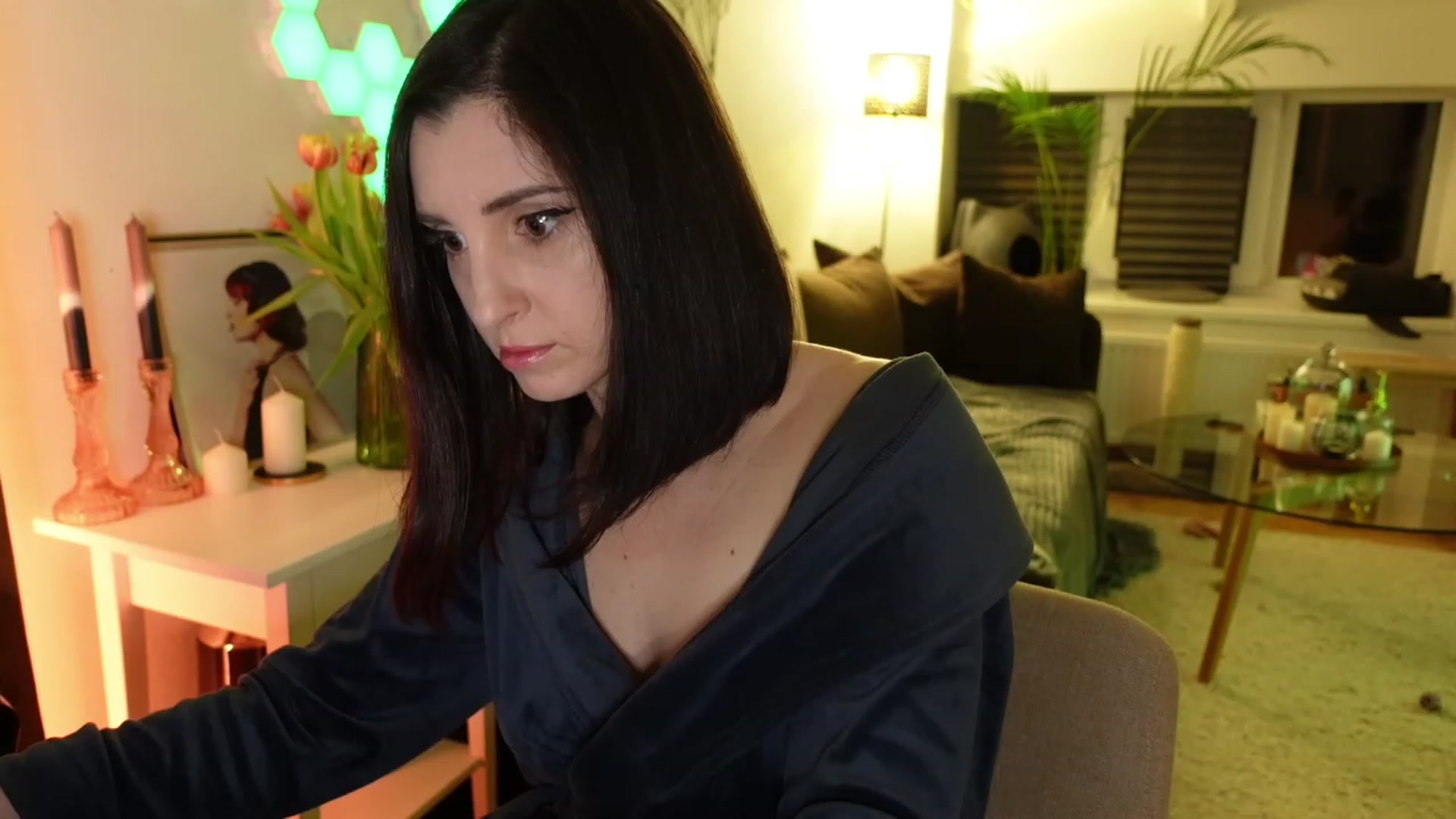 Gallery image thumbnail from Maddie's myfreecams stream on, 03/13/2024, 02:12 image 17 of 20