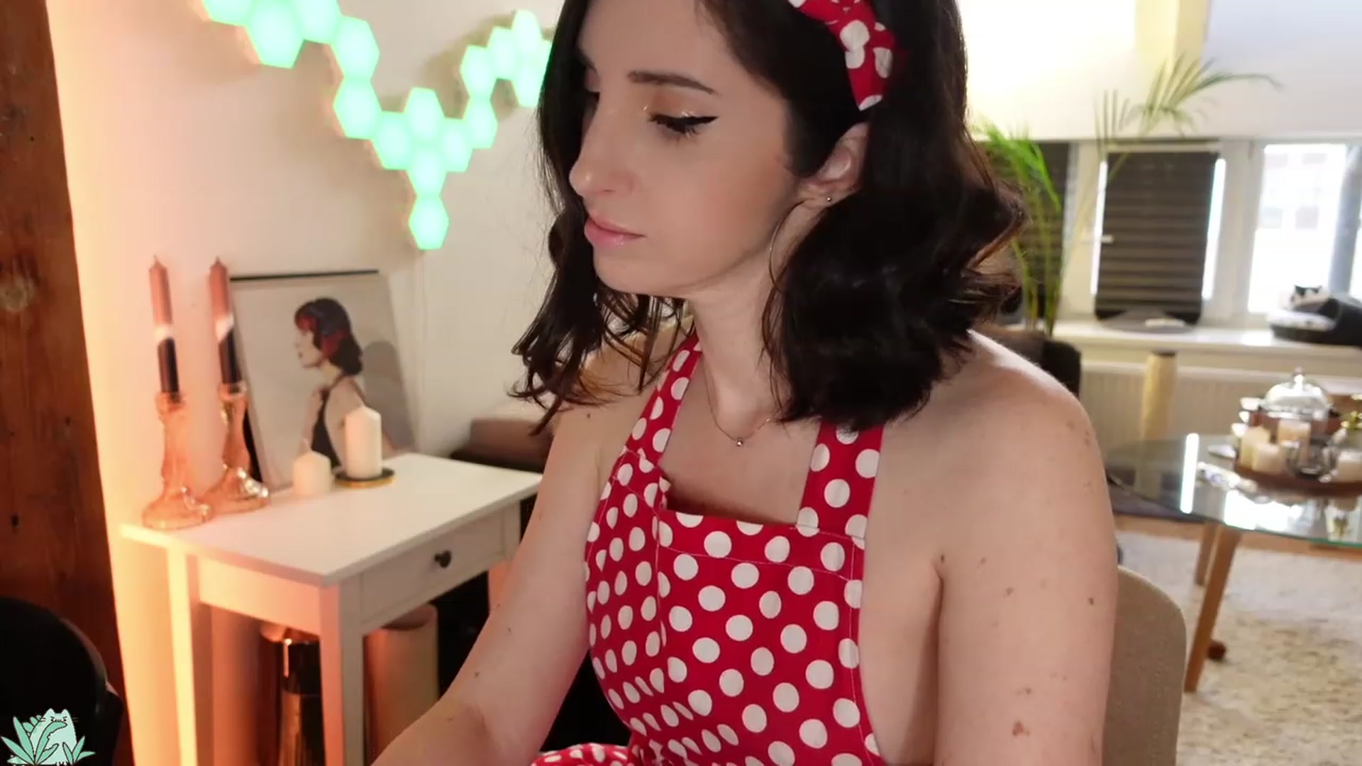 Gallery image thumbnail from Maddie's myfreecams stream on, 03/18/2024, 05:36 image 18 of 20
