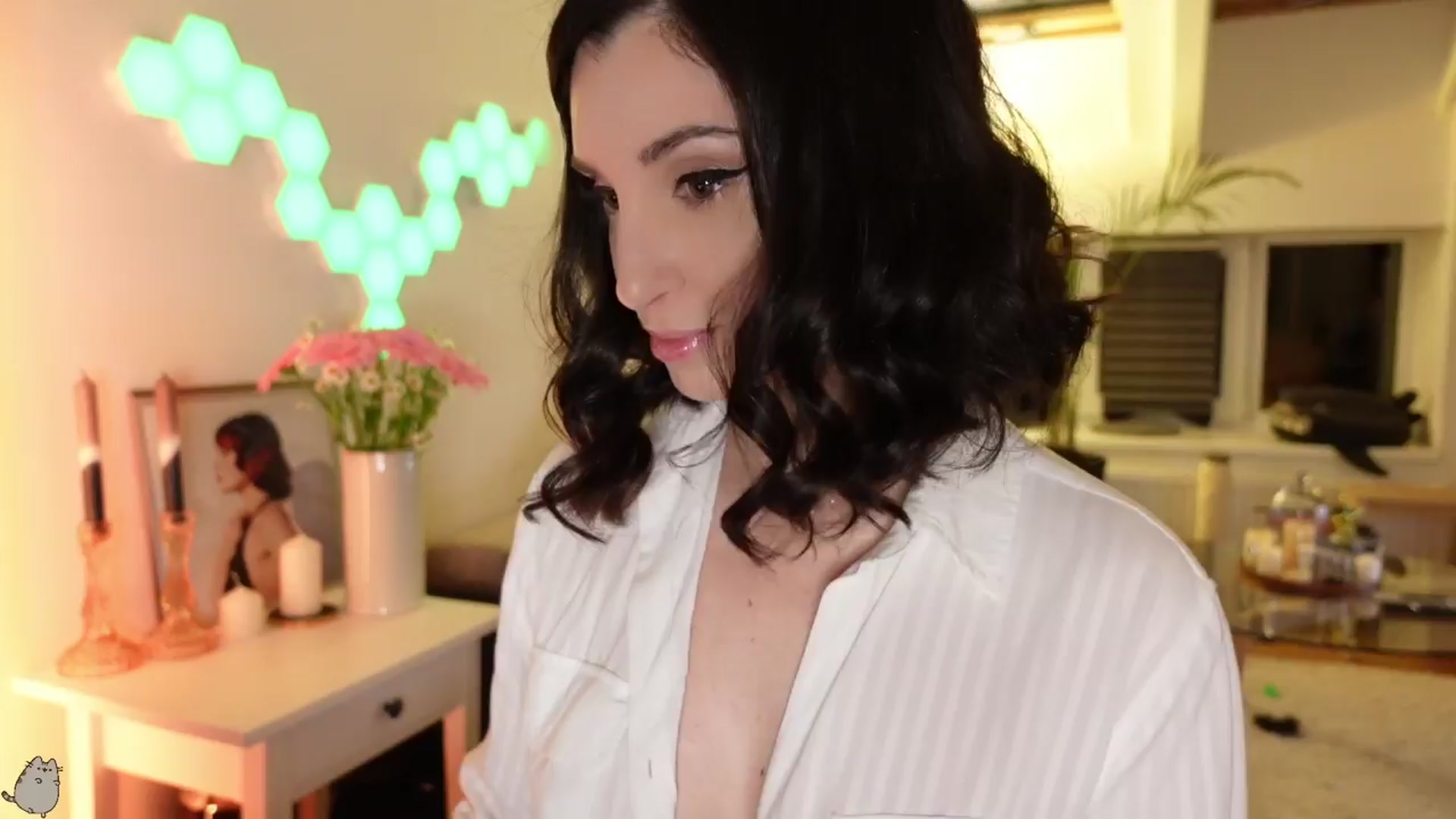 Gallery image thumbnail from Maddie's myfreecams stream on, 03/26/2024, 01:50 image 3 of 20